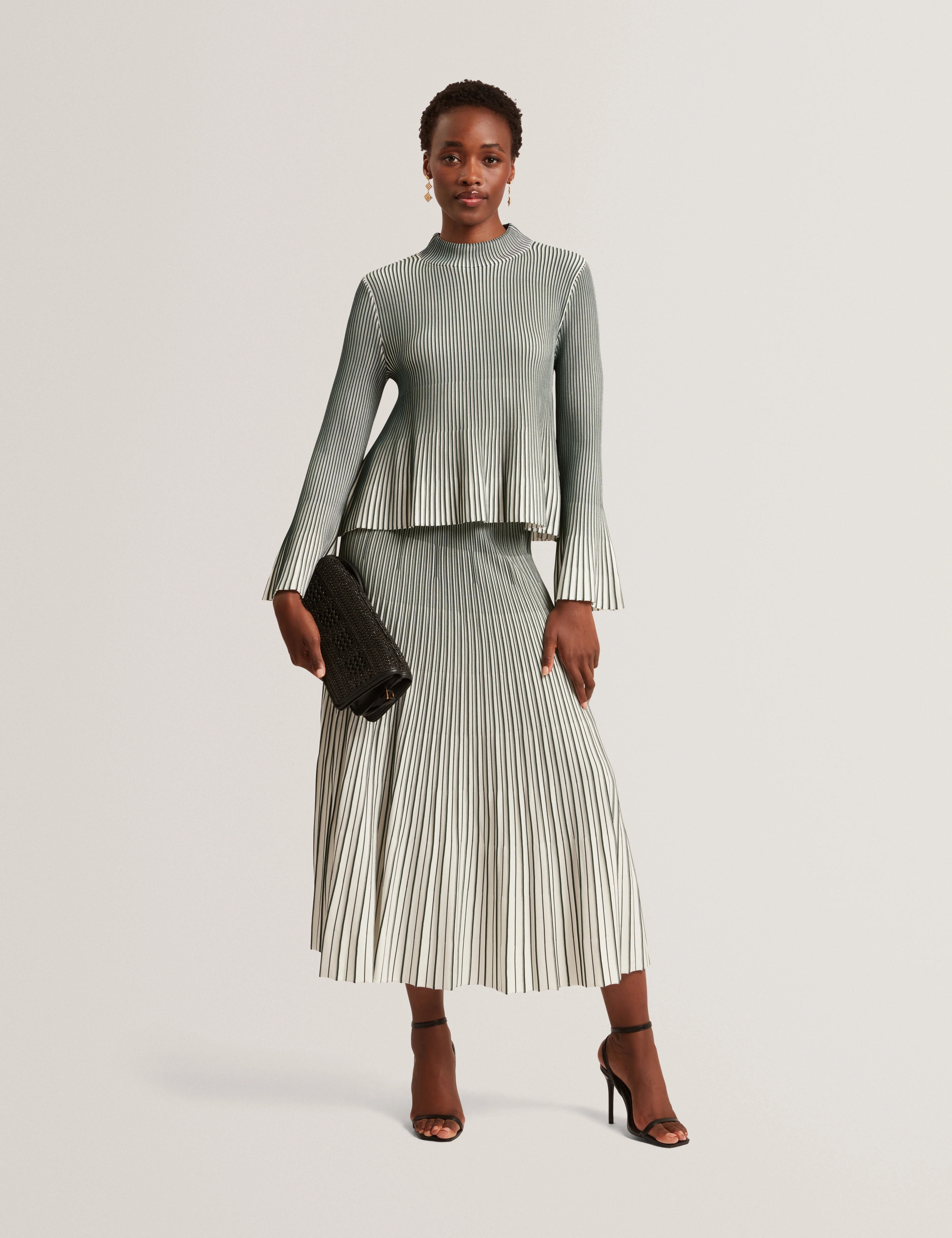 Aeris Ribbed Top With Fluted Hem And Sleeves Dk-Green - Image 7