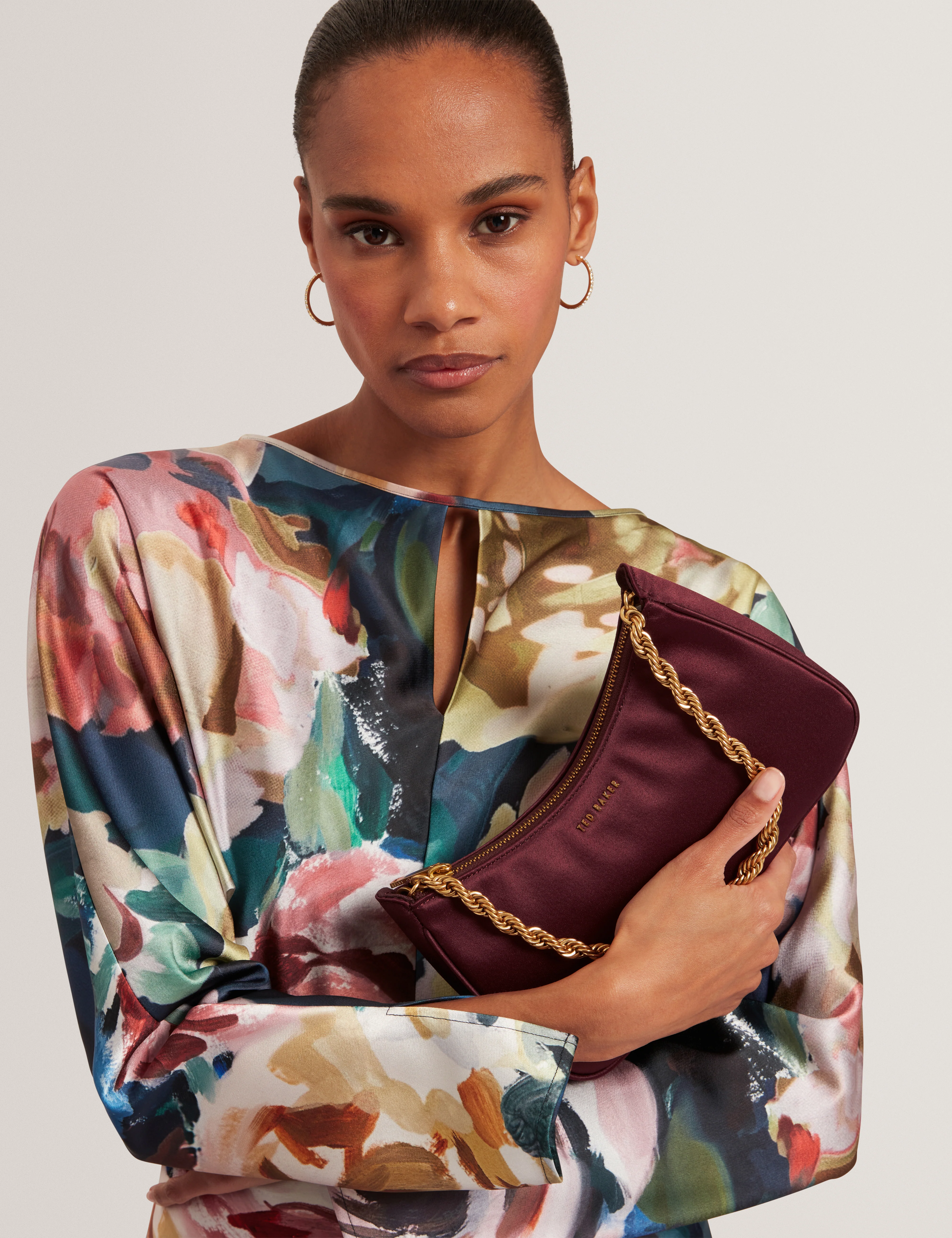Agnise Chain Detail Satin Shoulder Bag Wine - Image 2