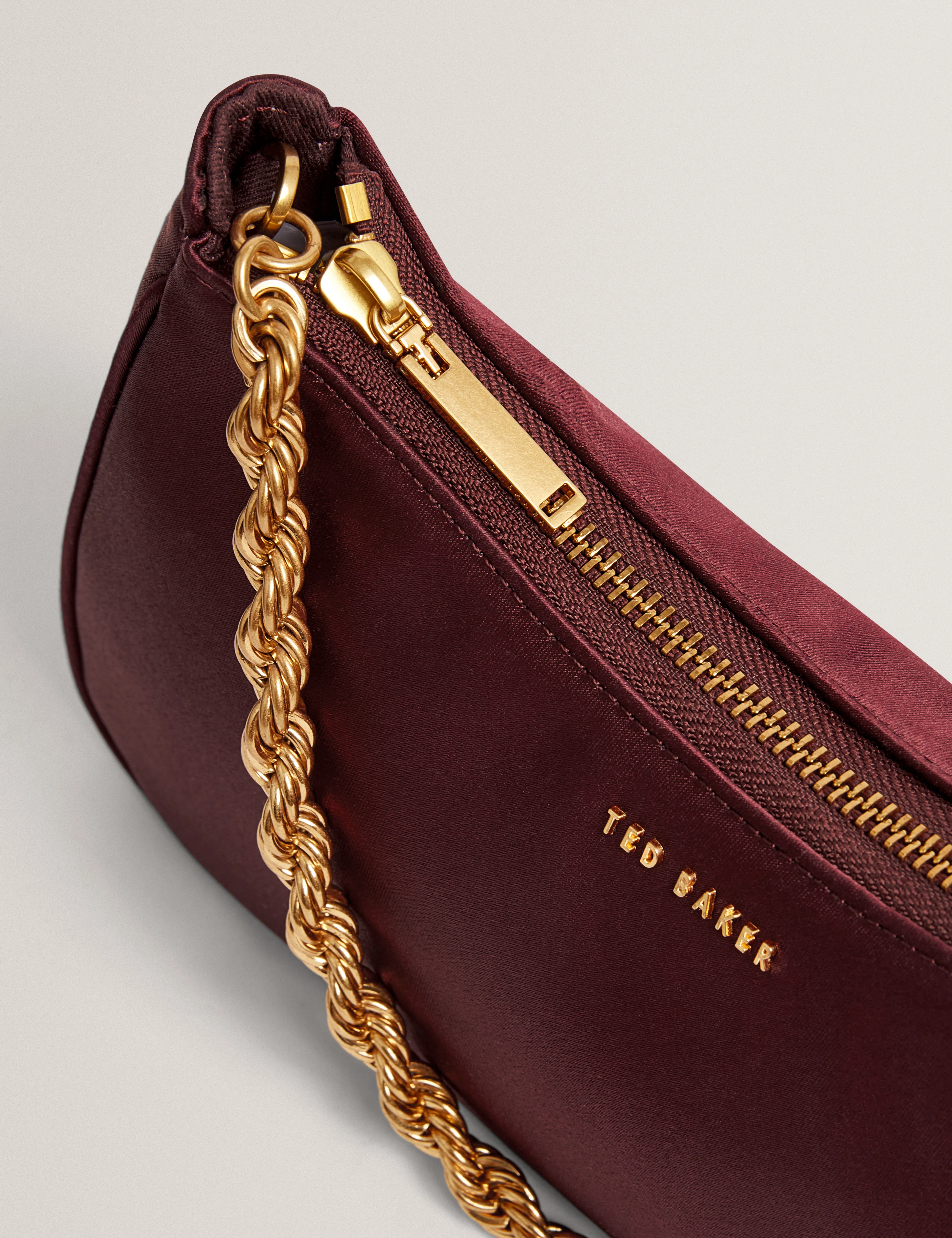 Agnise Chain Detail Satin Shoulder Bag Wine - Image 3