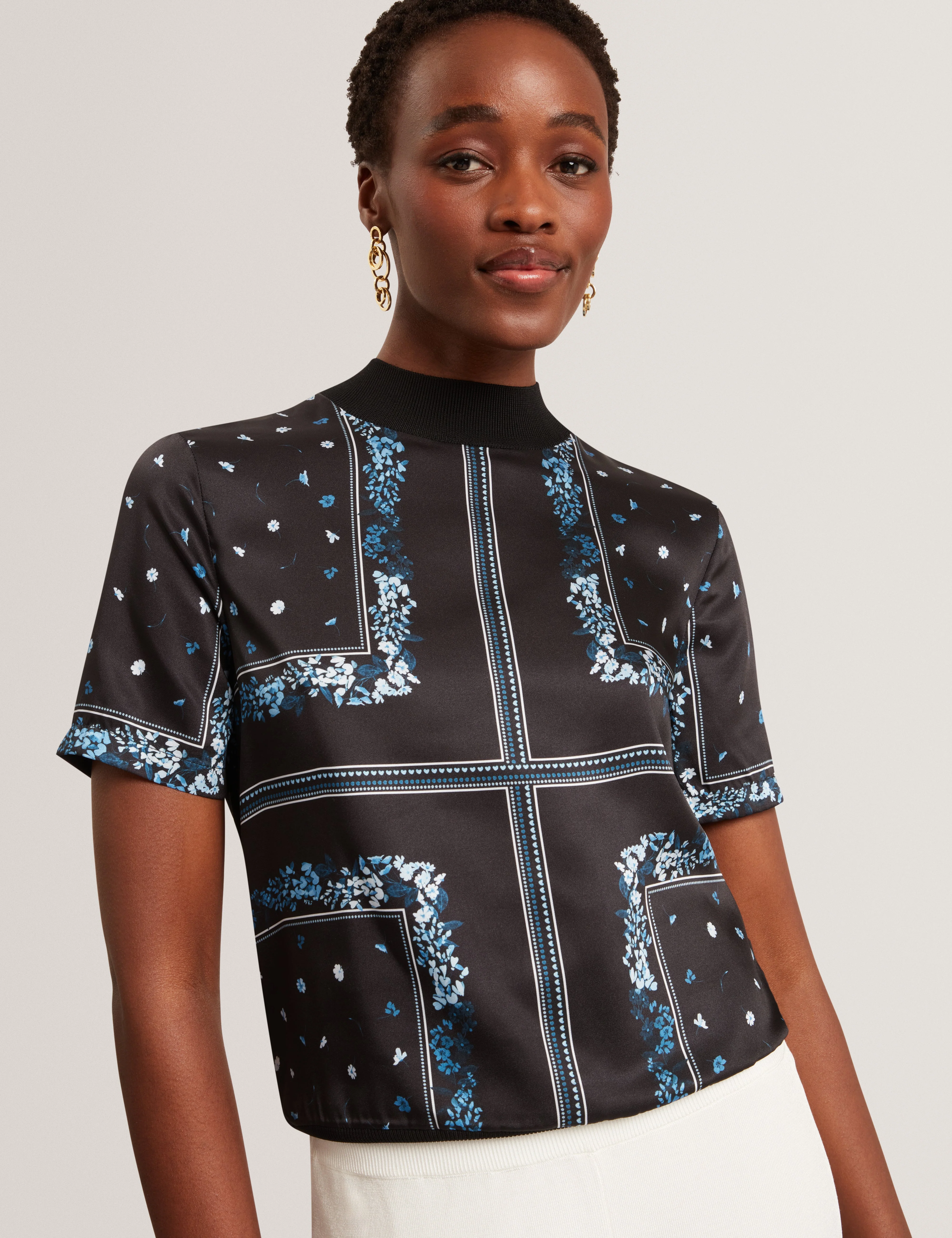 Almaaz Printed Woven Front Short Sleeve Tee Black - Image 2