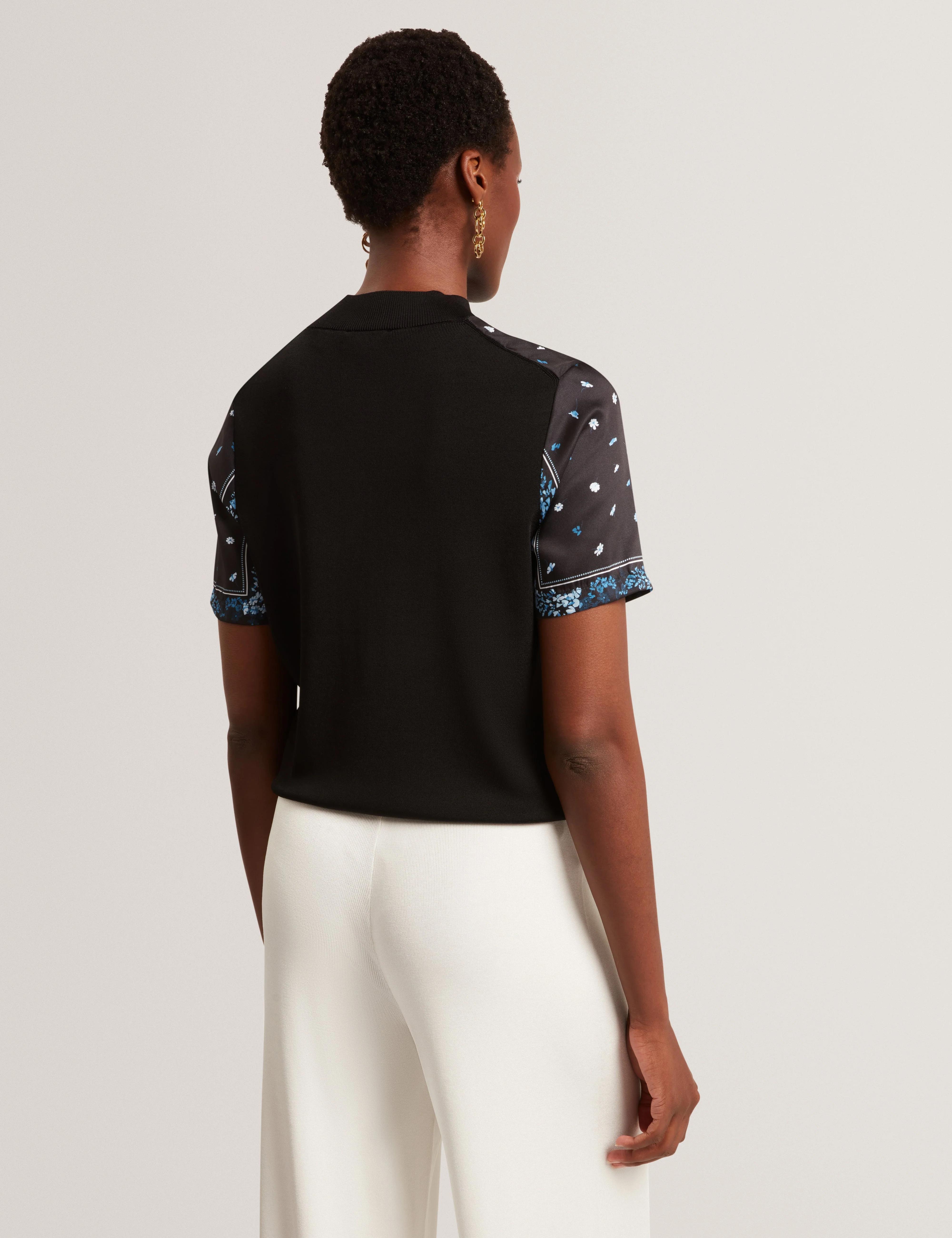 Almaaz Printed Woven Front Short Sleeve Tee Black - Image 4