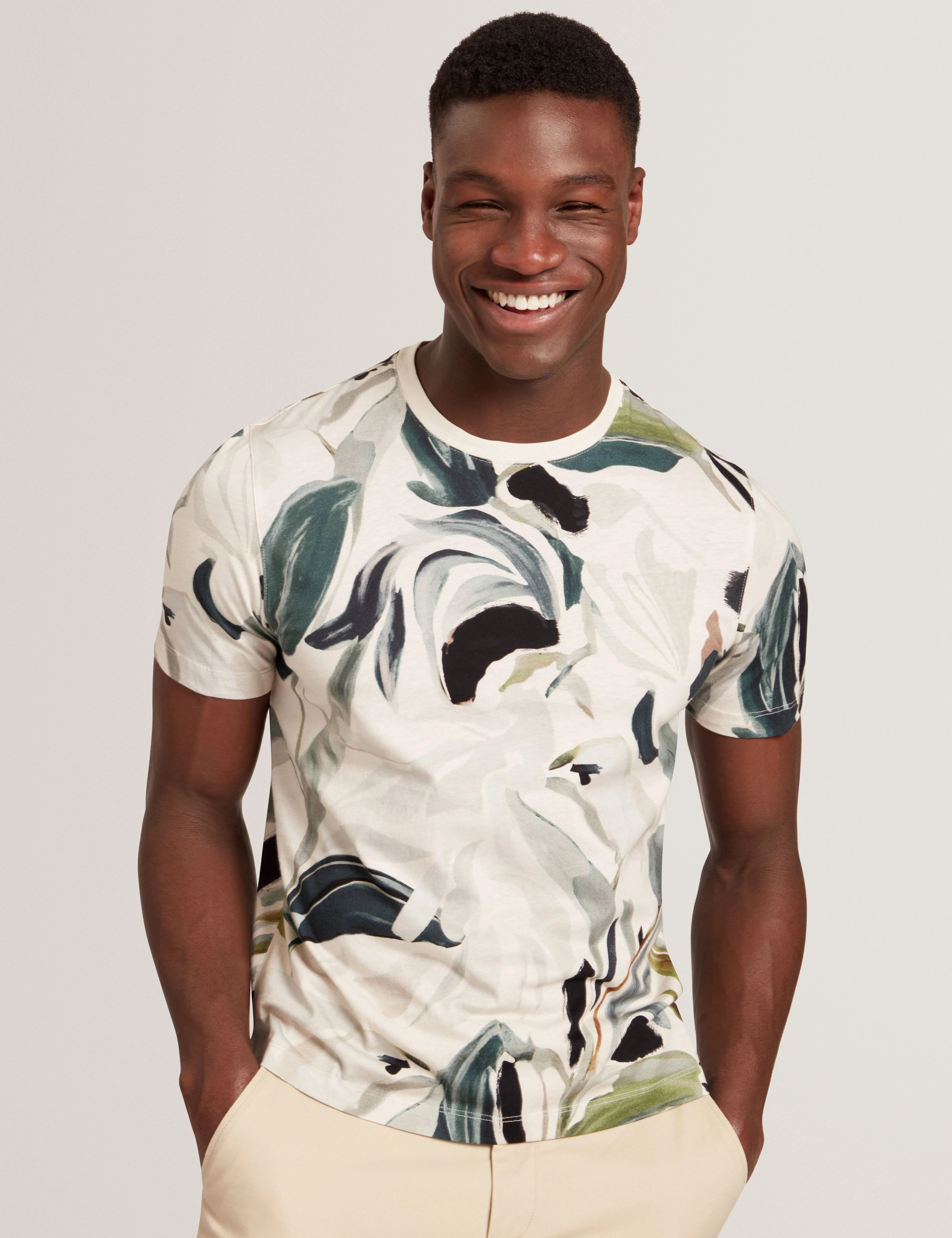 Almoi Short Sleeve Cotton Floral Print T-Shirt Ecru - Image 8