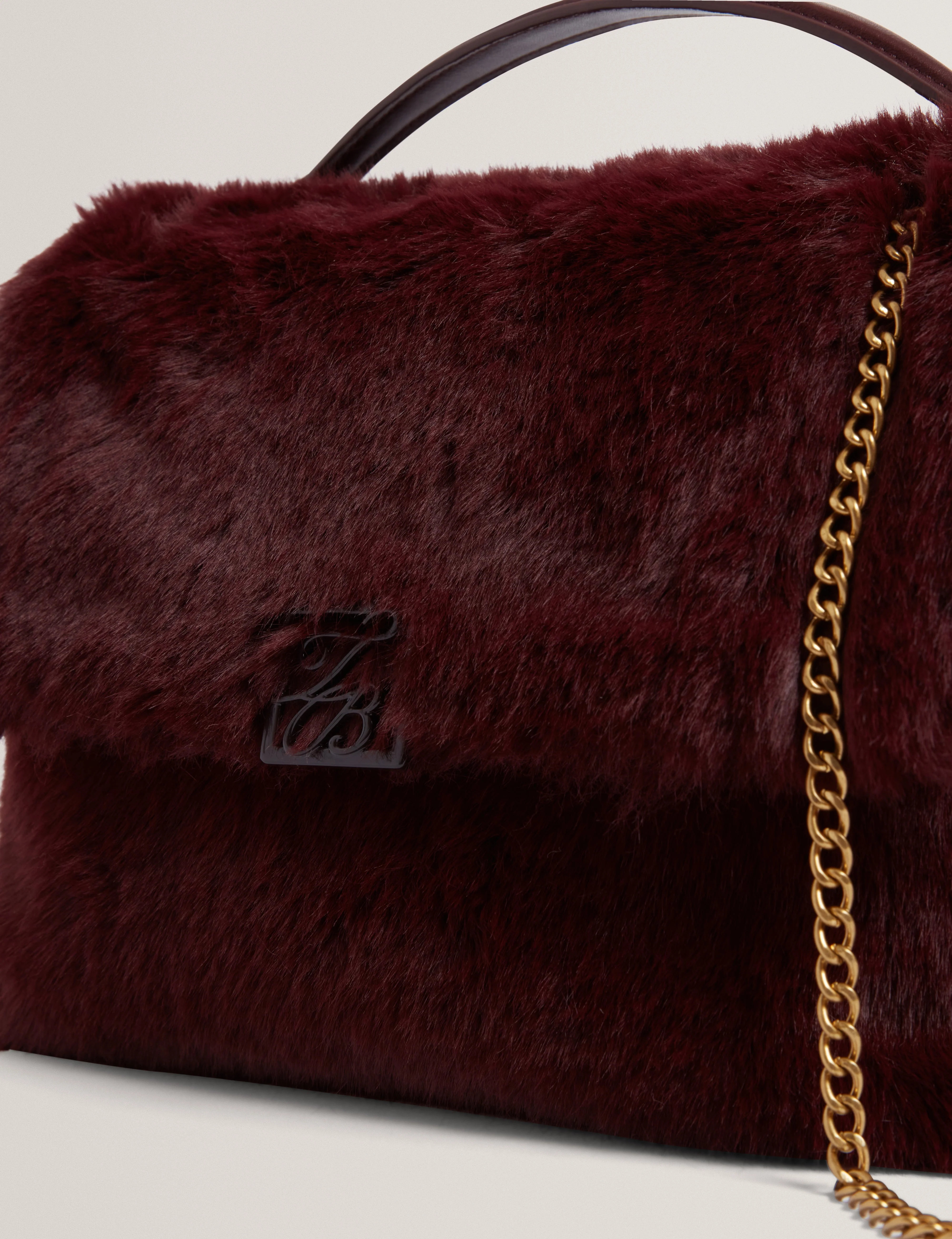 Anilie Tb Detail Faux Fur Shoulder Bag Wine - Image 3
