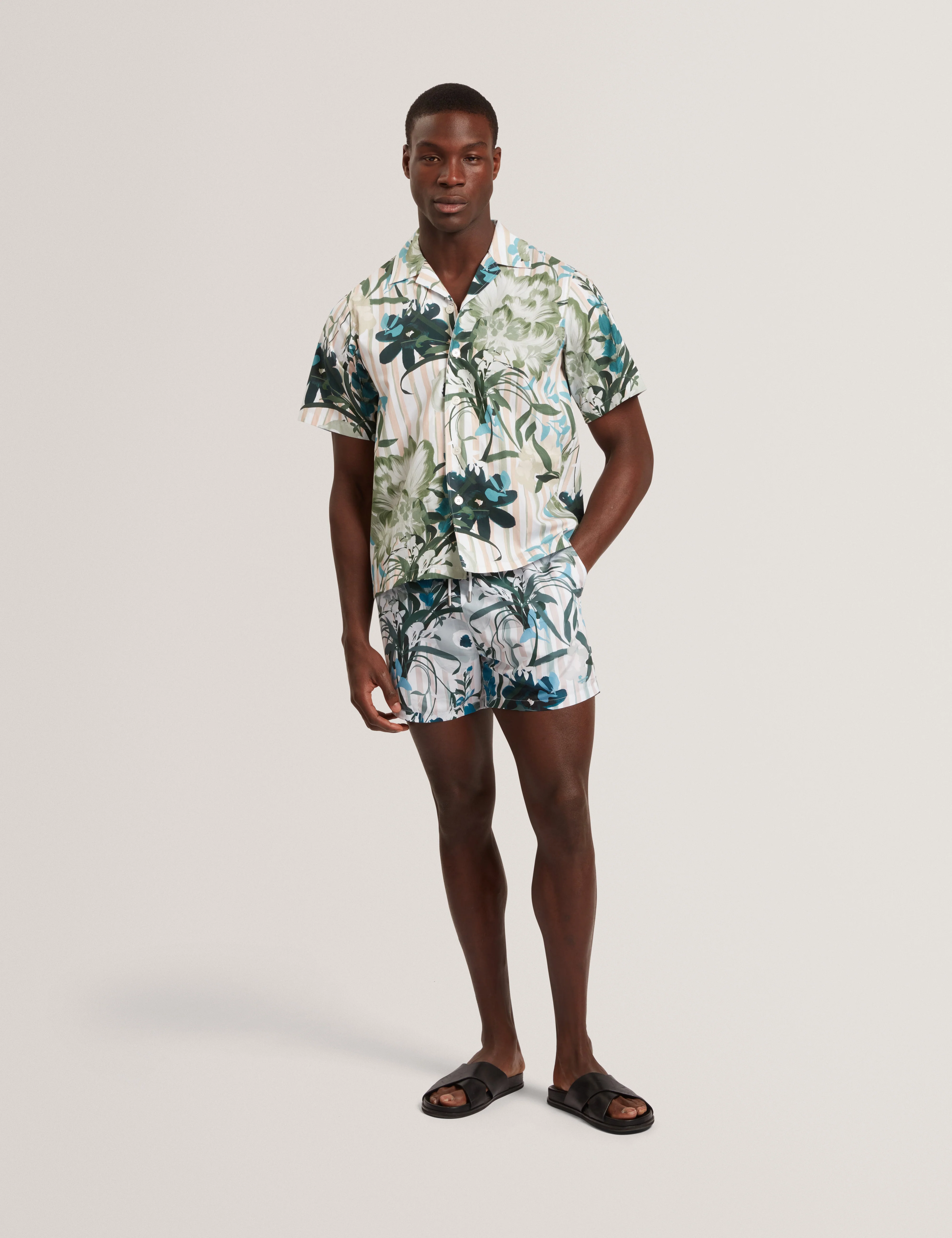 Anukis Short Sleeve Placement Floral Stripe Mid-Pink - Image 2