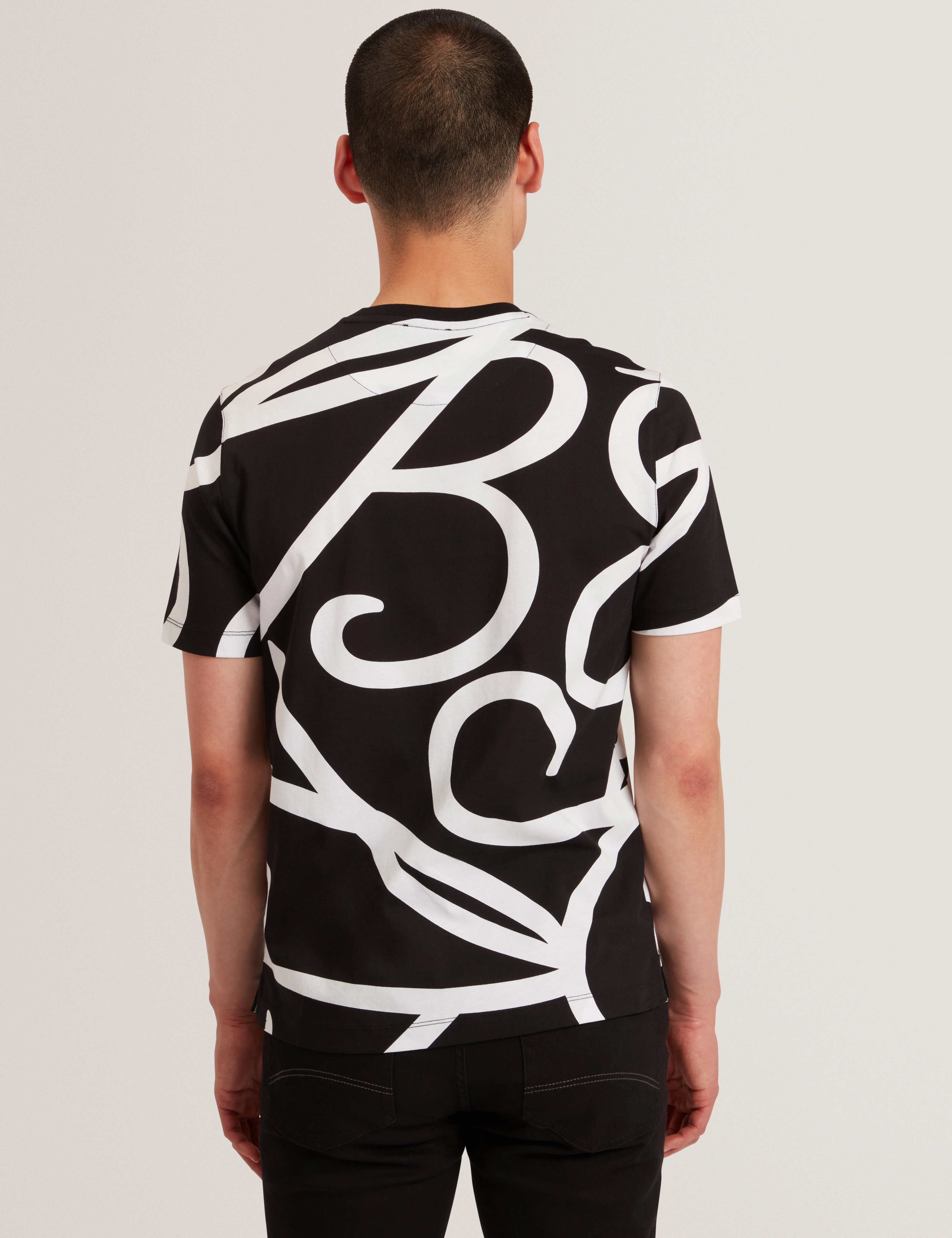 Armos Ss Tb Script T-Shirt Black - Image 5