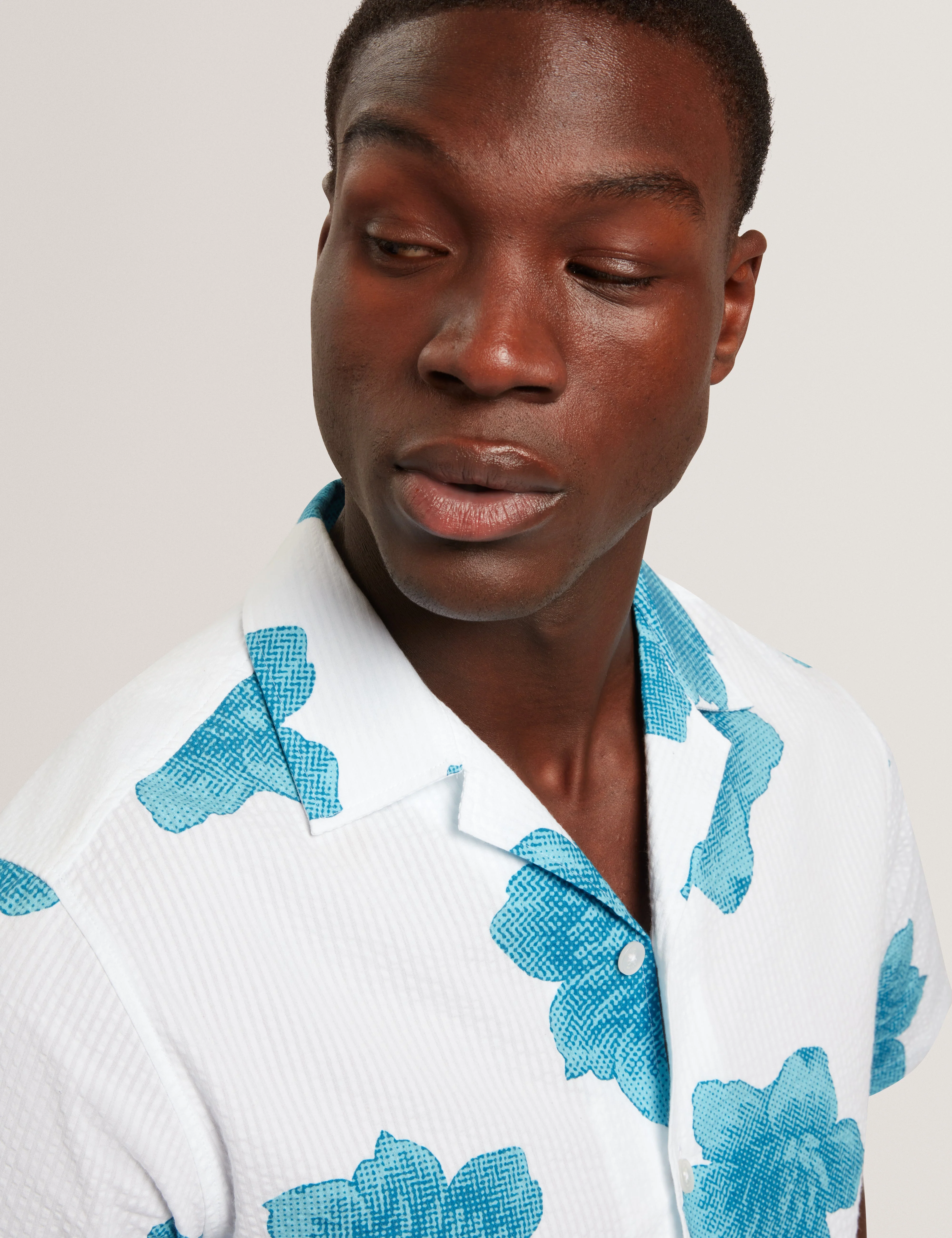 Atalai Short Sleeve Seersucker Floral White - Image 4
