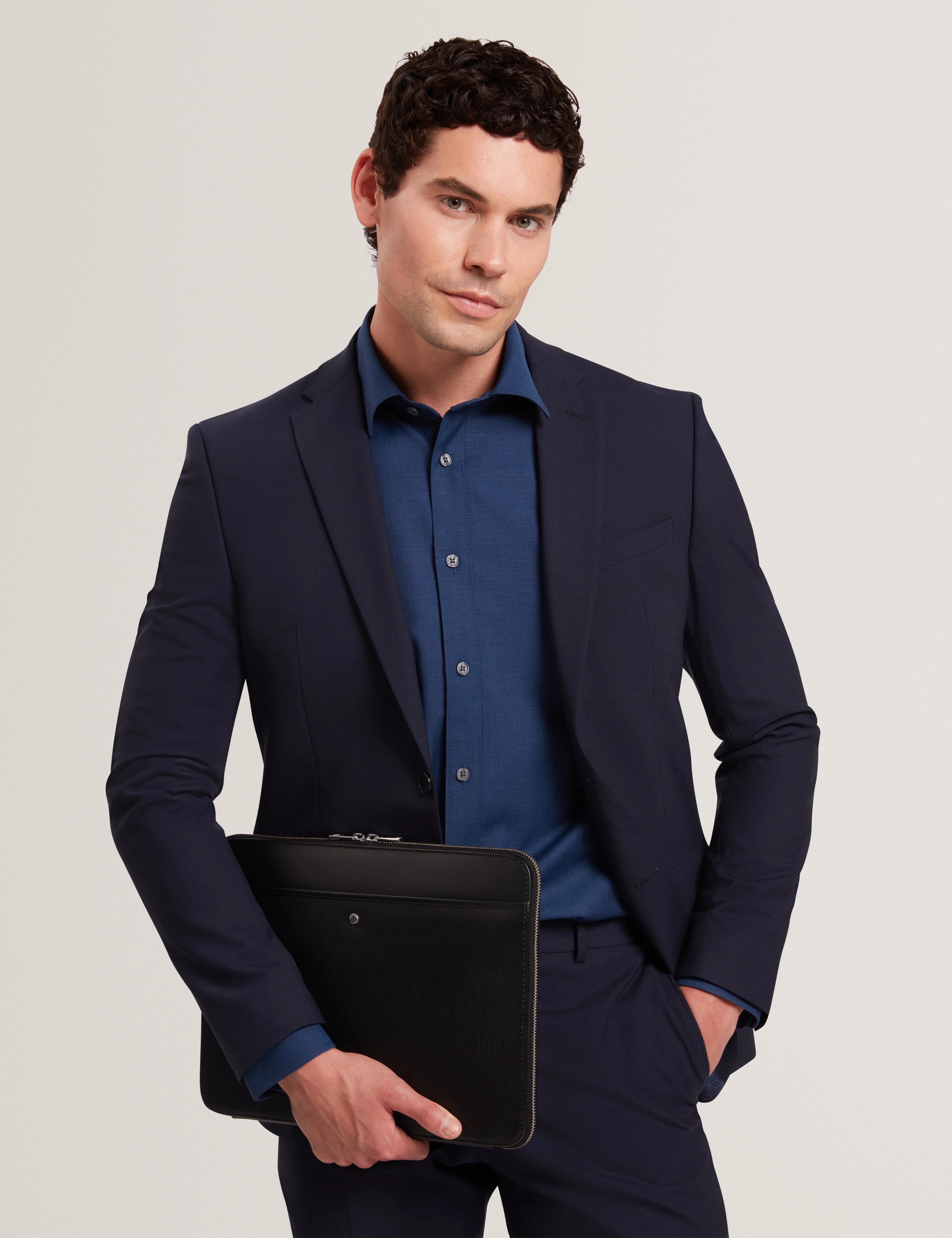 Barkers Bark Texture Leather 13 Inch Laptop Case Black - Image 2