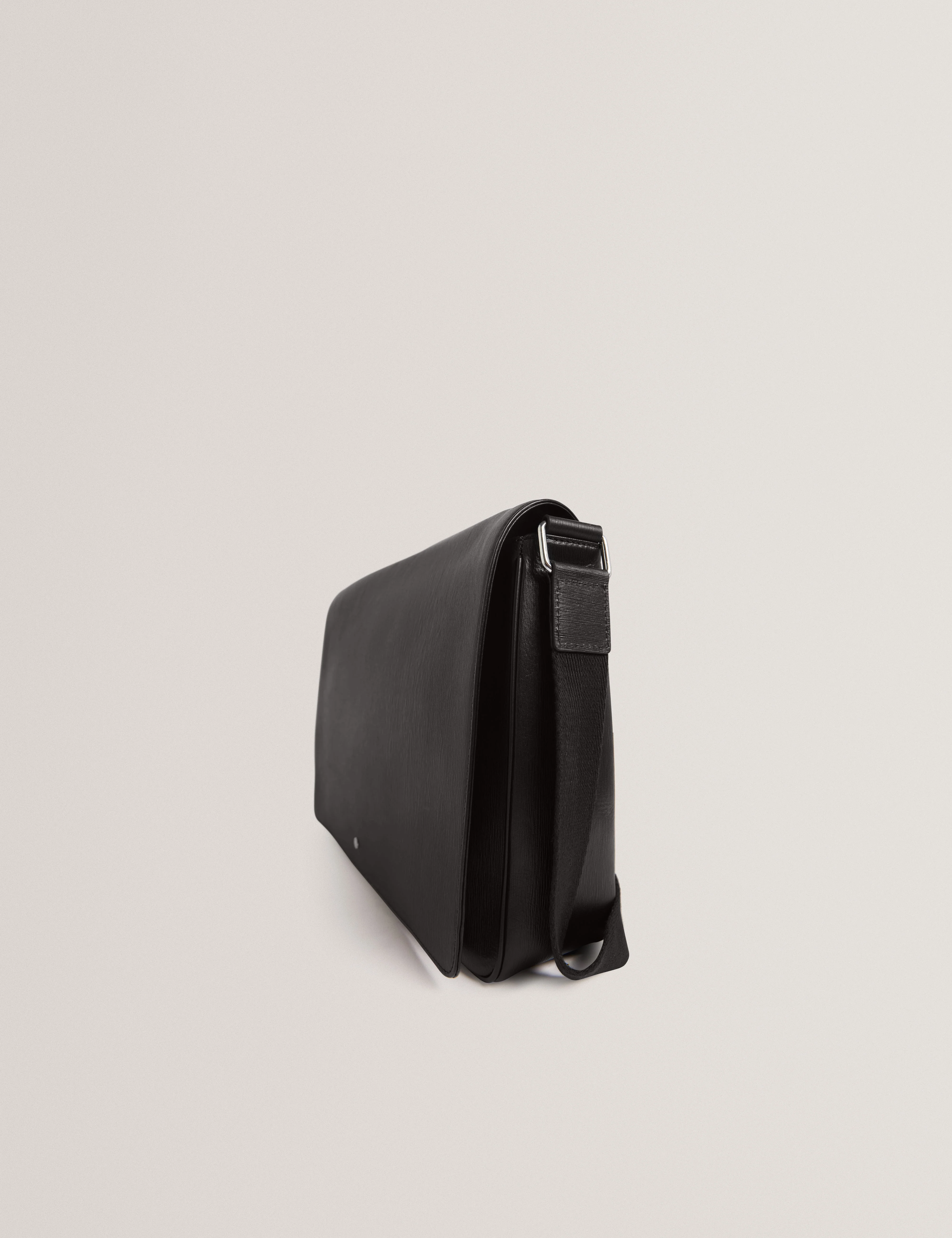 Barkly Bark Texture Leather Messenger Bag Black - Image 3