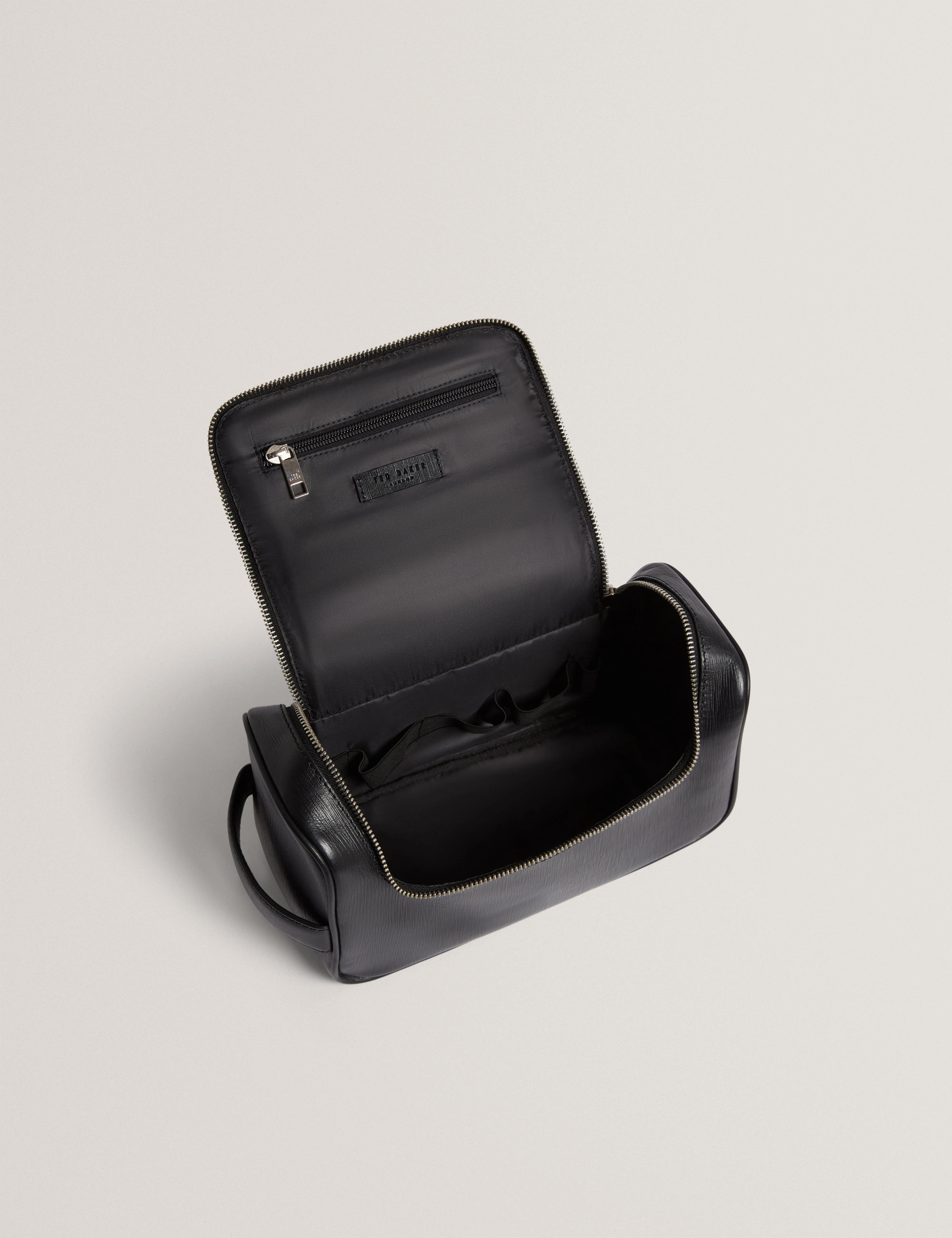 Baxley Bark Texture Leather Washbag Black - Image 4