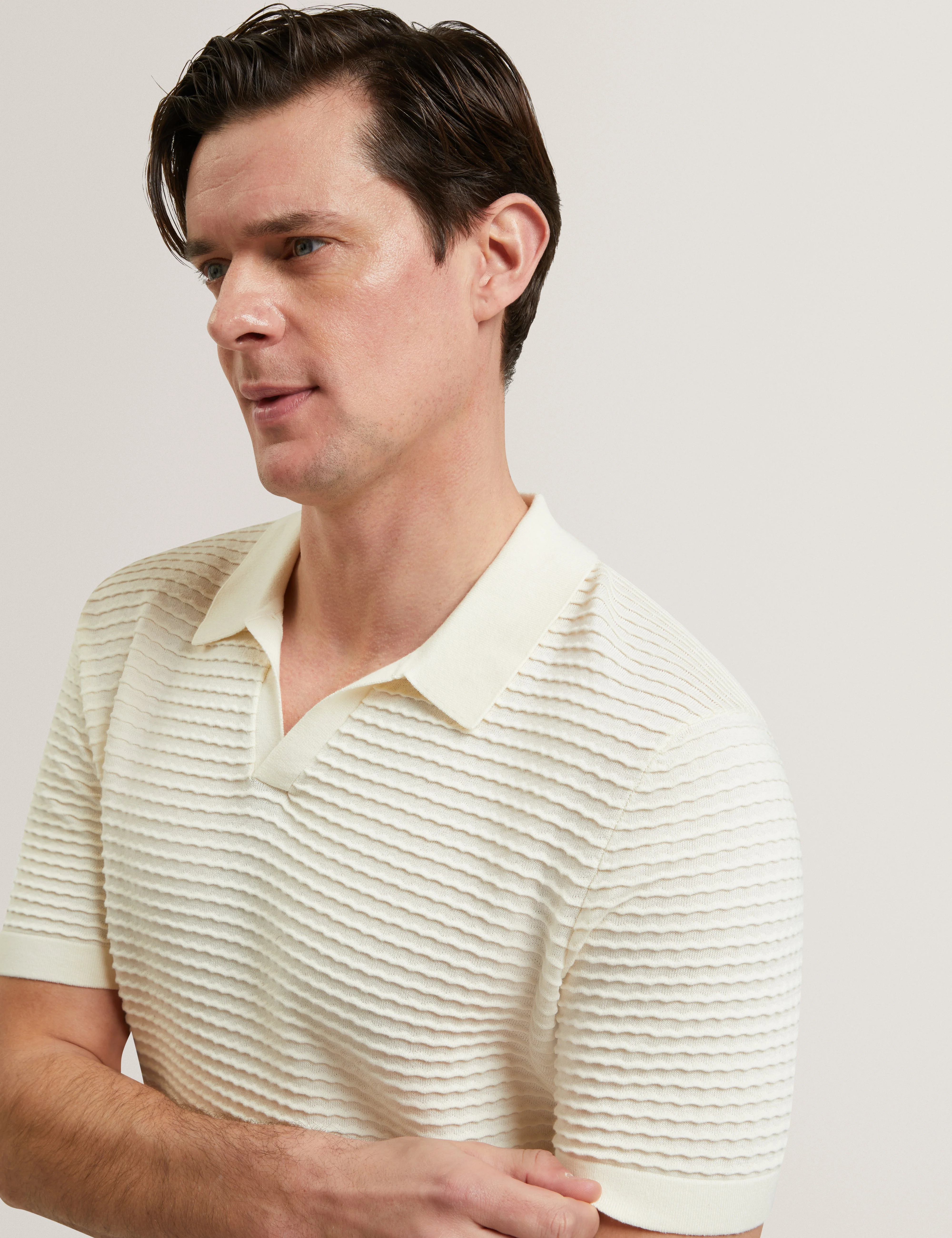 Bestel Short Sleeve Wavy Stitch Open Neck Polo White - Image 5
