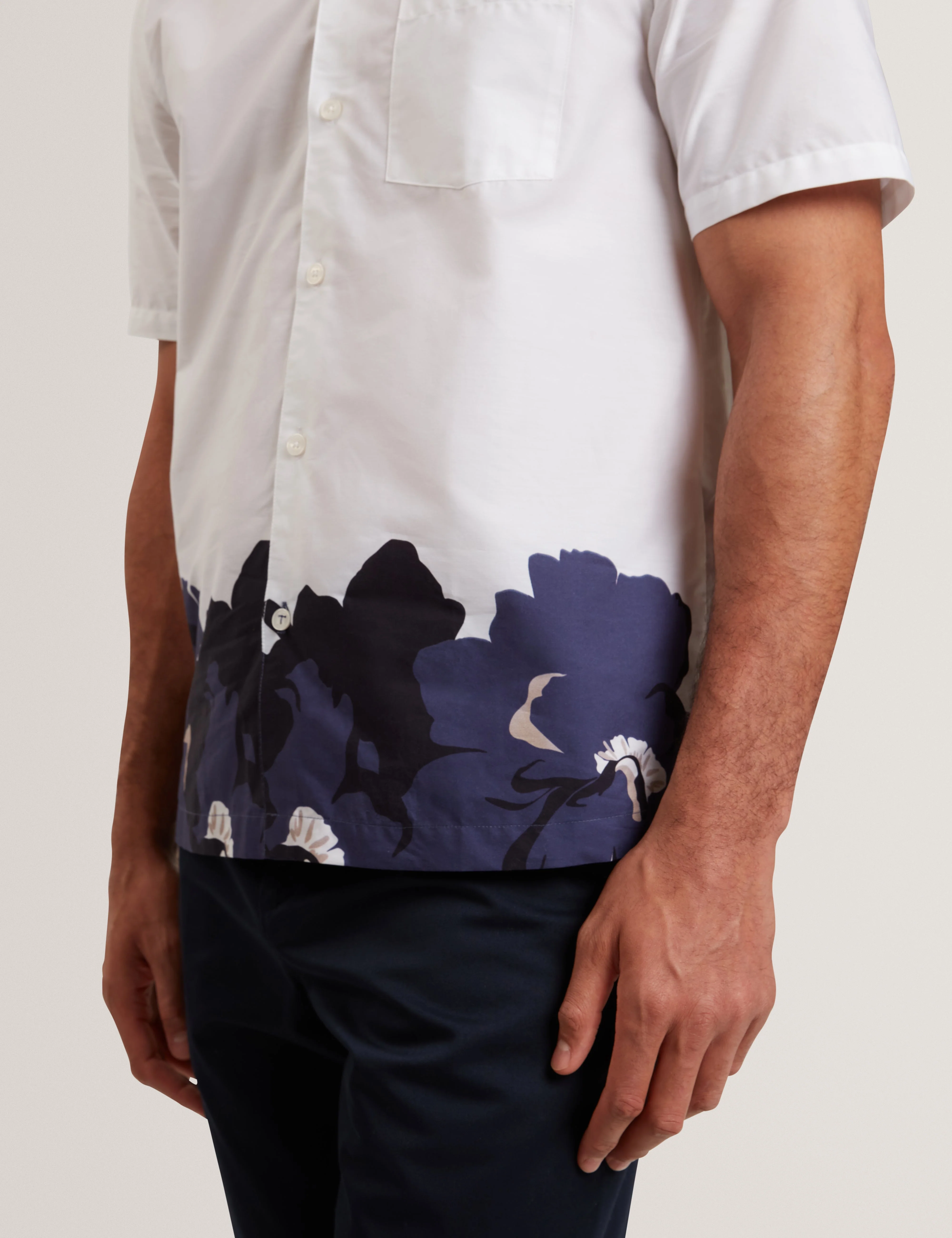 Biscarn Short Sleeve Relaxed Placement Floral Shirt White - Image 4