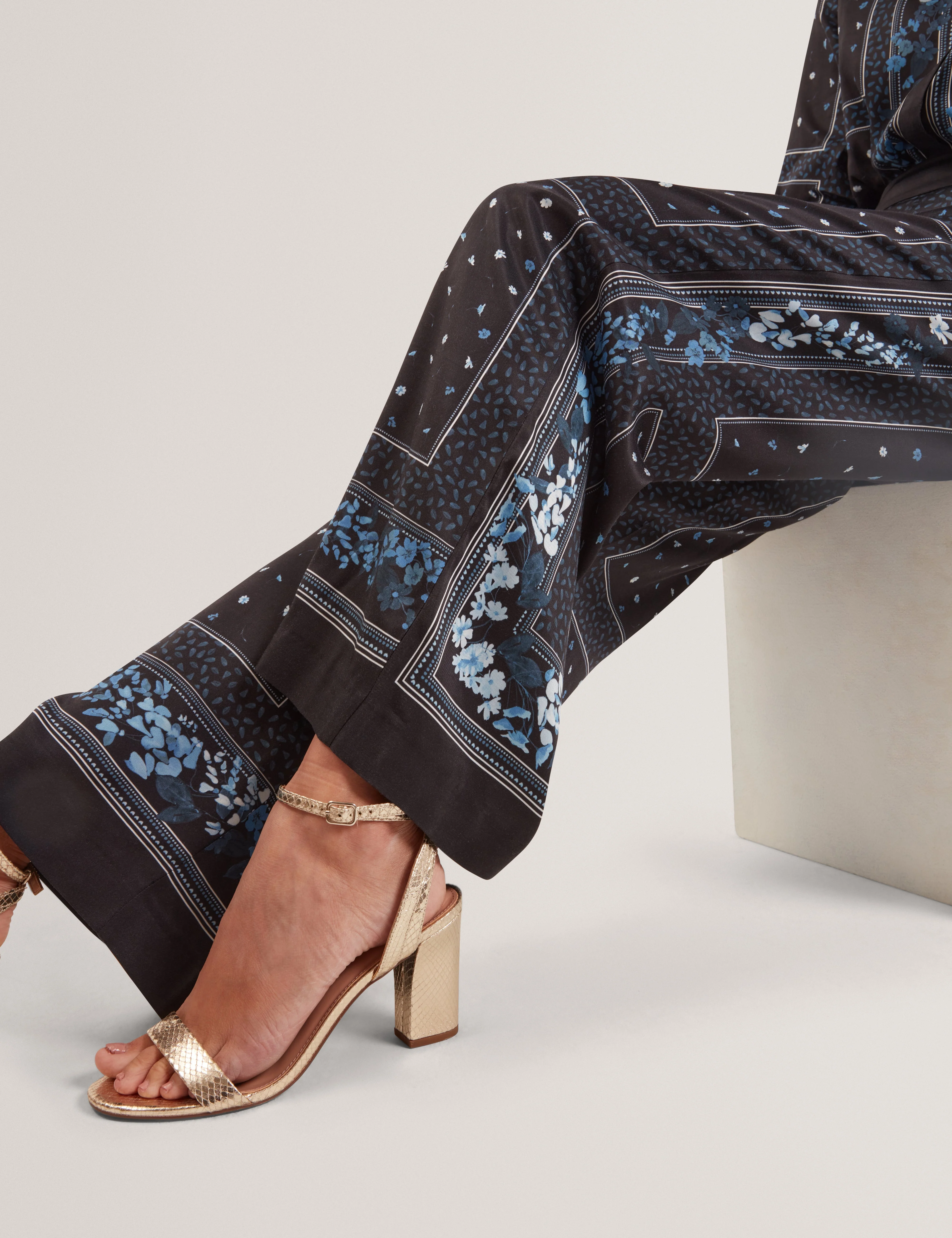 Brani Printed Wide Leg Trouser Black - Image 6