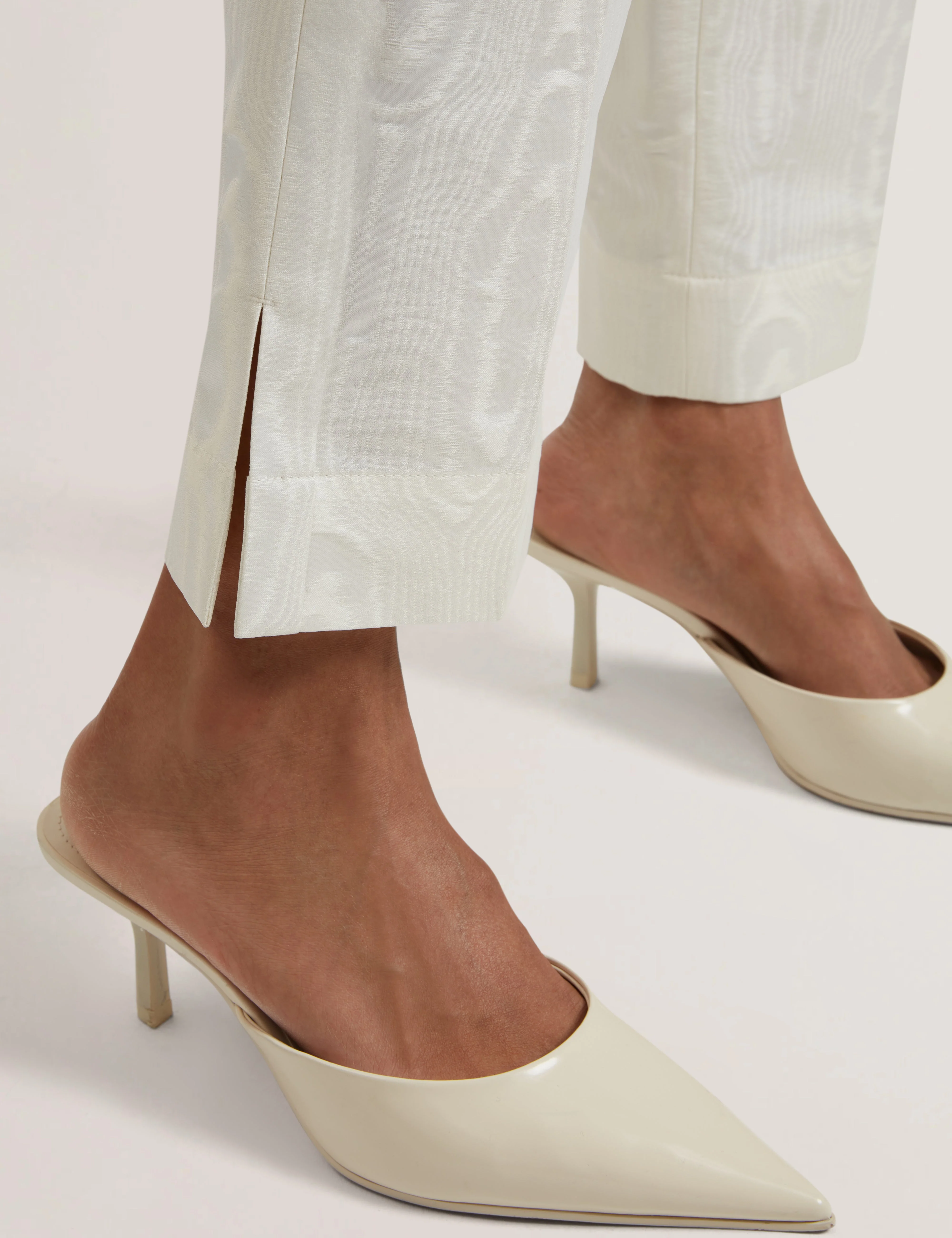 Cabirit Moire Jacquard Tailored Tapered Trouser Ivory - Image 4