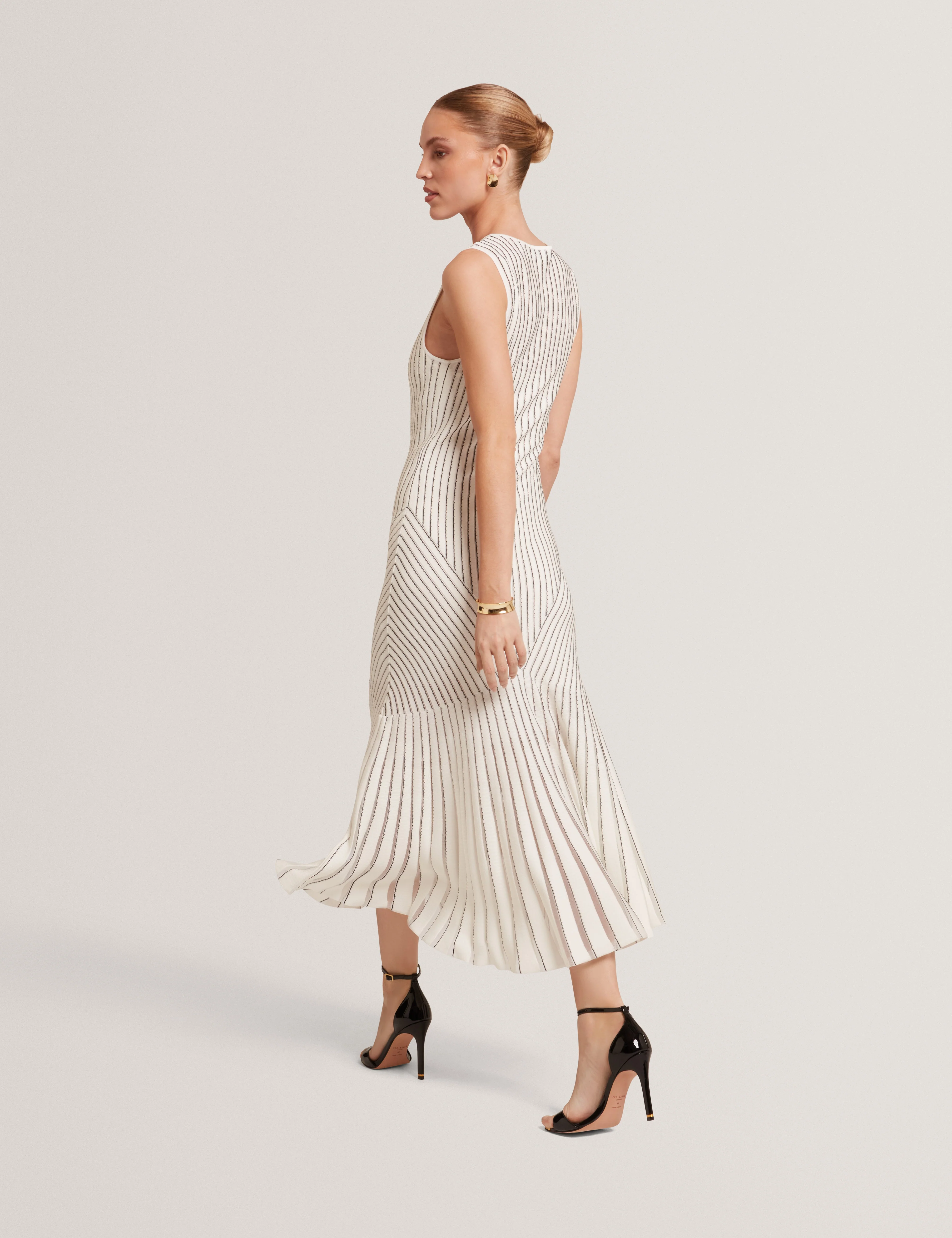 Casandr Stitch Detail Knitted Midi Dress Ivory - Image 5
