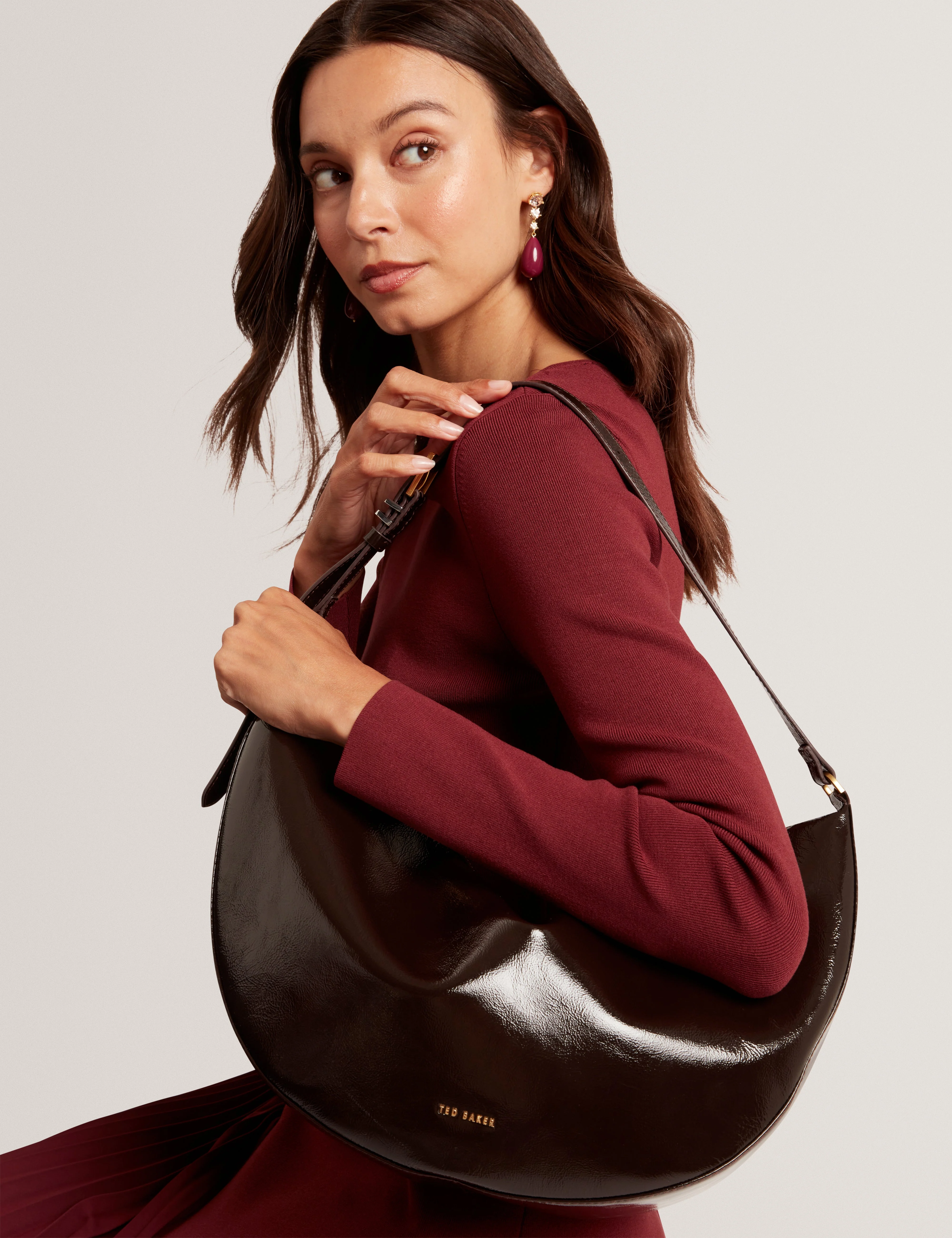 Ccleo Crinkle Patent Belted Detail Hobo Bag Brn-Choc - Image 2