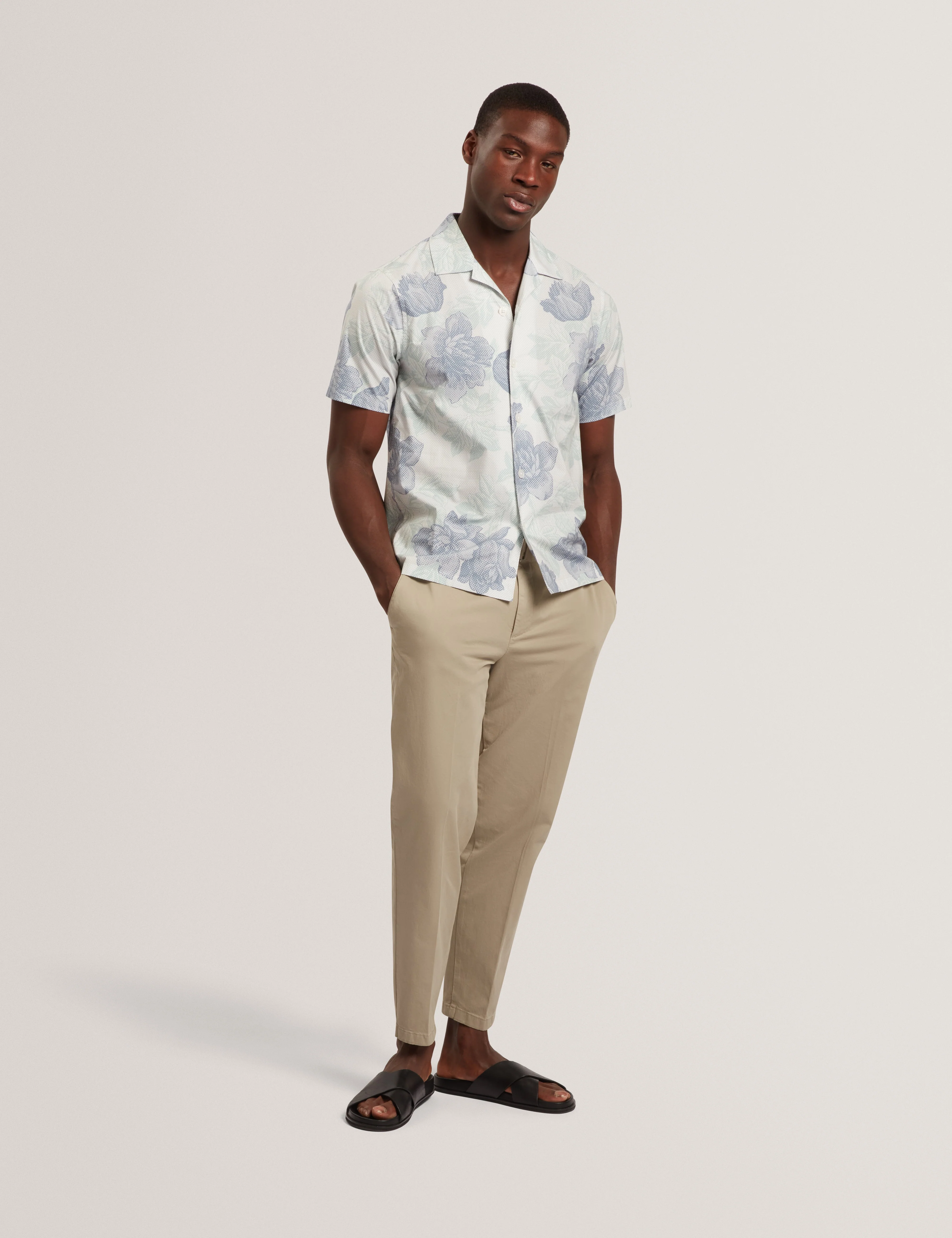 Cesiro Short Sleeve Relaxed Floral Shirt Mid-Green - Image 2
