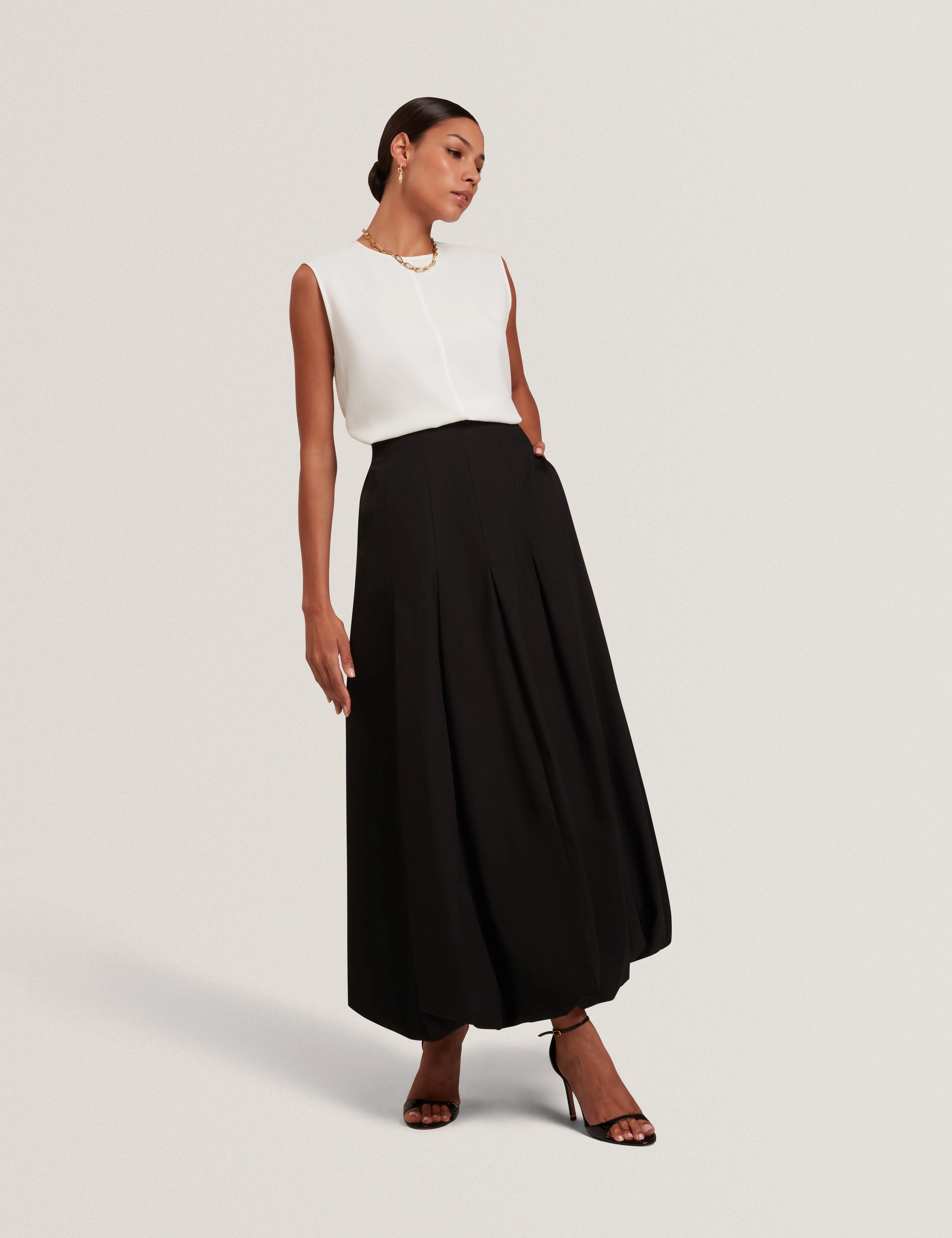 Cinnaba Seam Detail Bubble Midi Skirt Black - Image 6