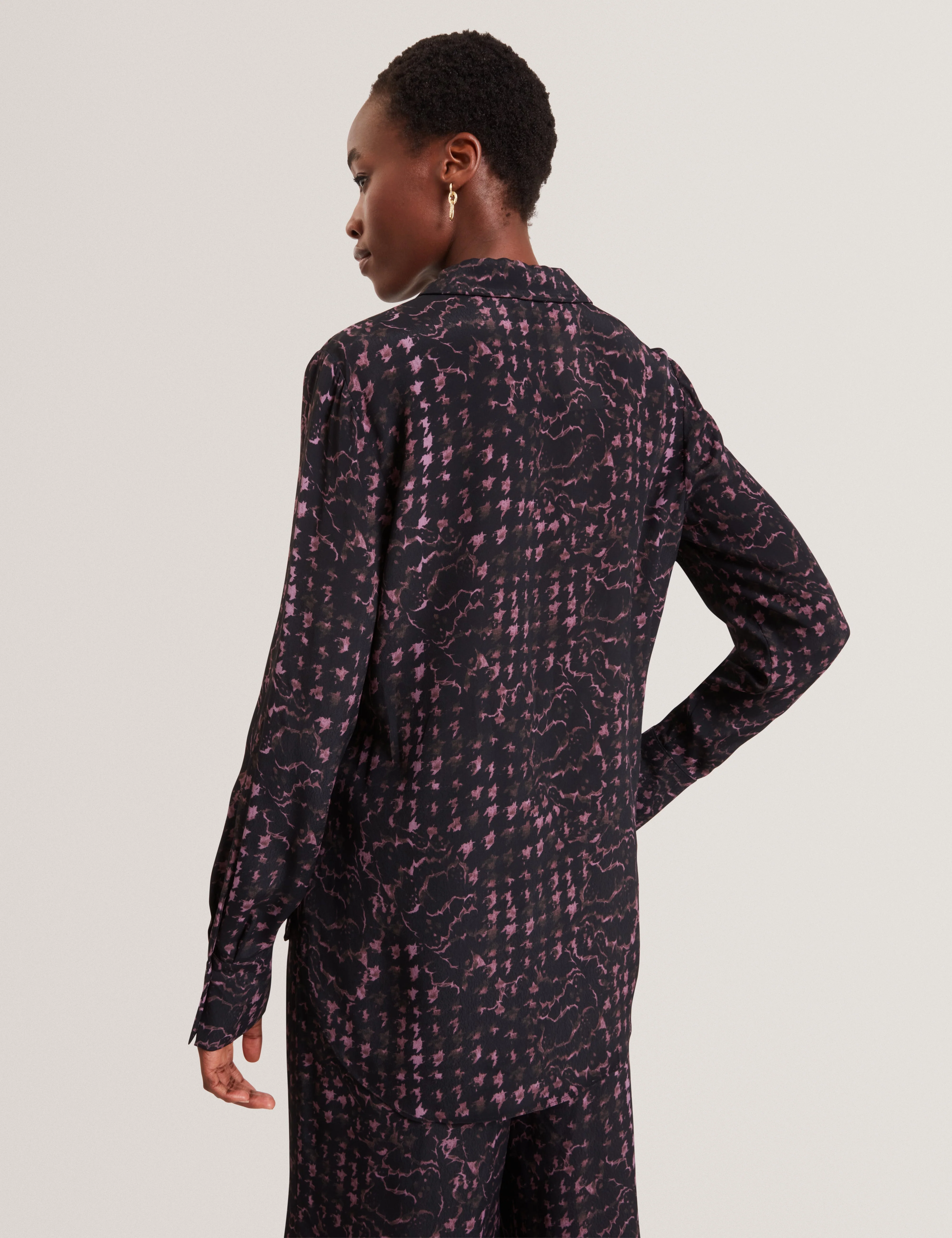 Cobala Long Line Printed Shirt Black - Image 4