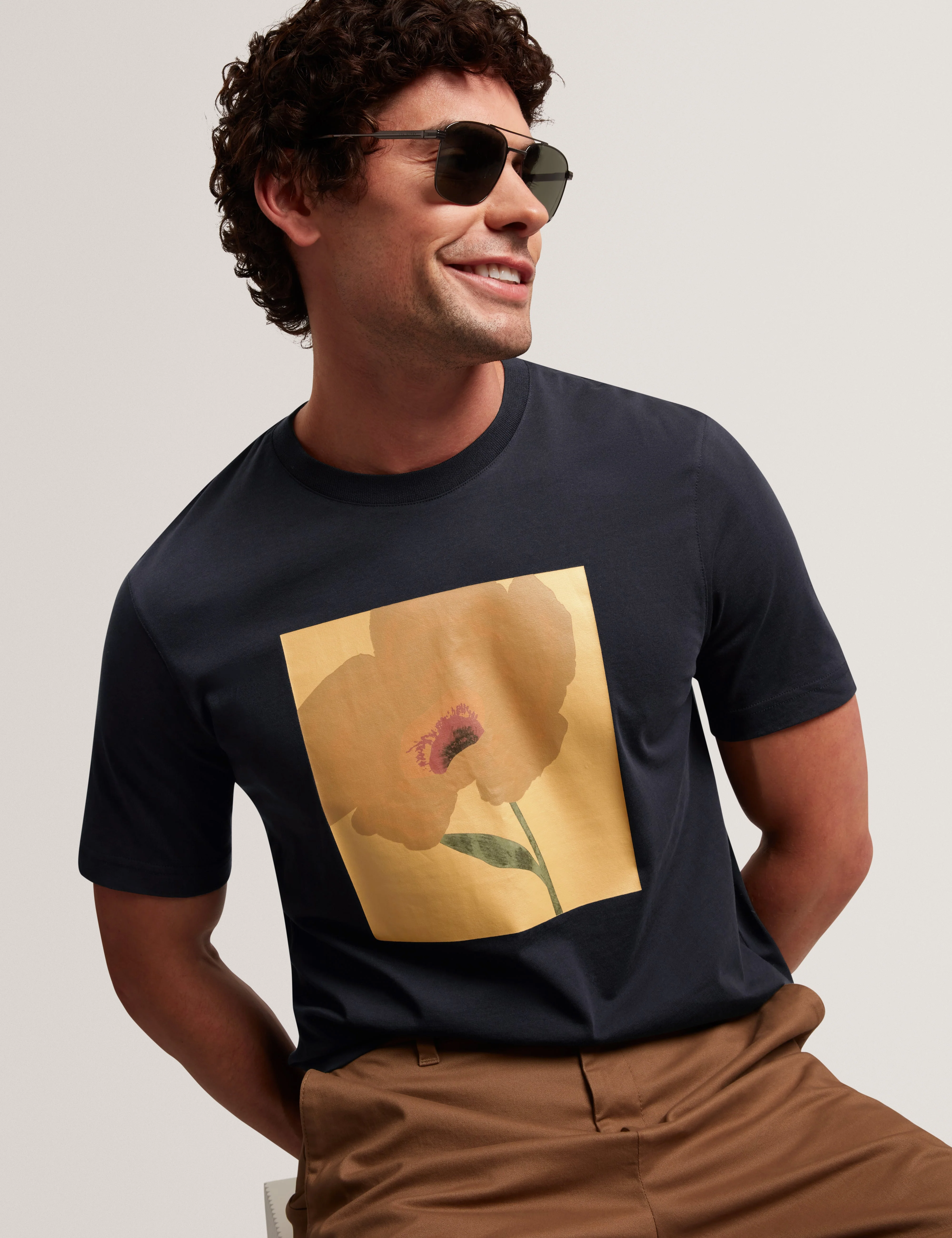 Crawley Ss Graphic Box Floral T-Shirt Navy - Image 6