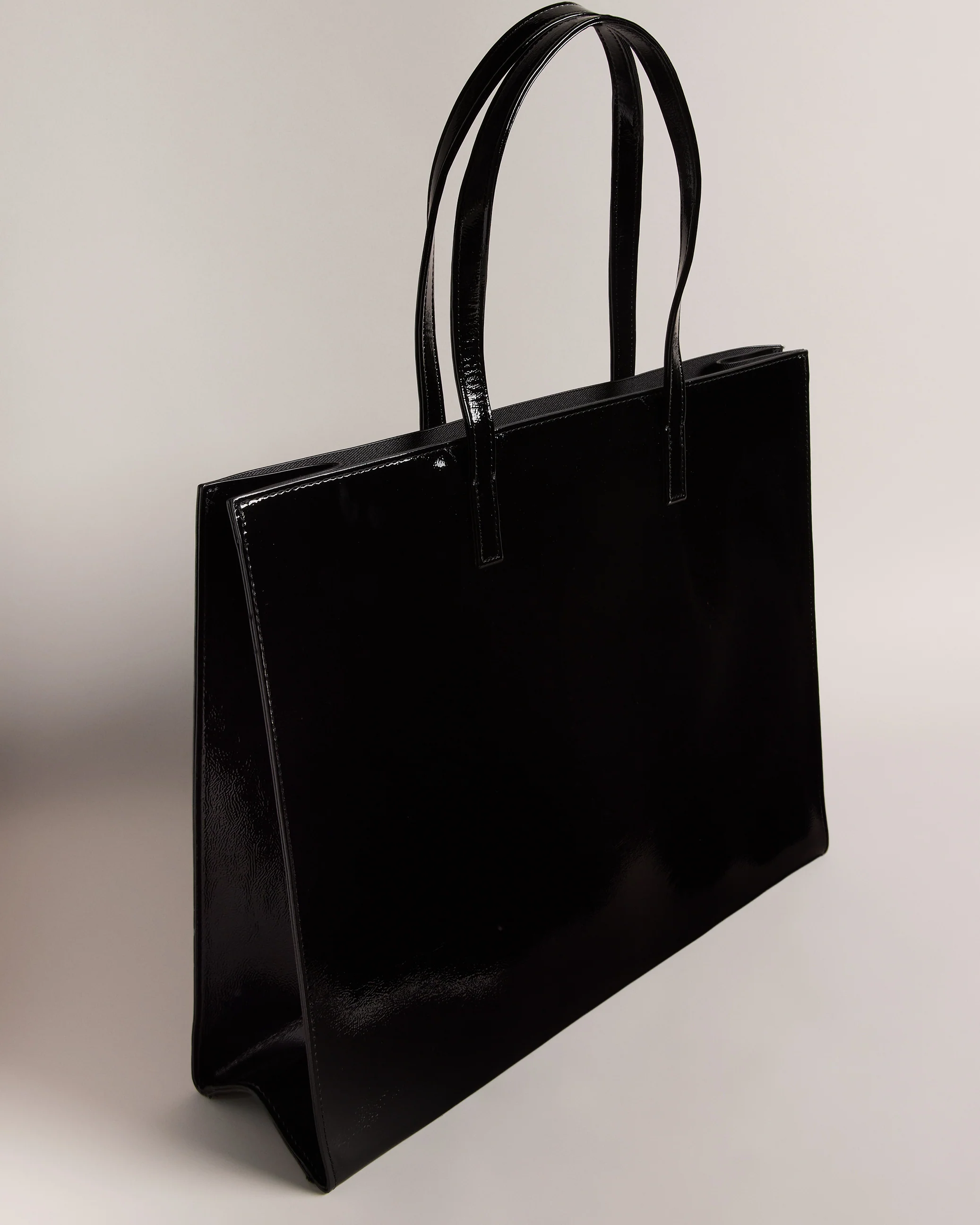 Crikon Wide Crinkle Texture Icon Tote Bag Black - Image 3
