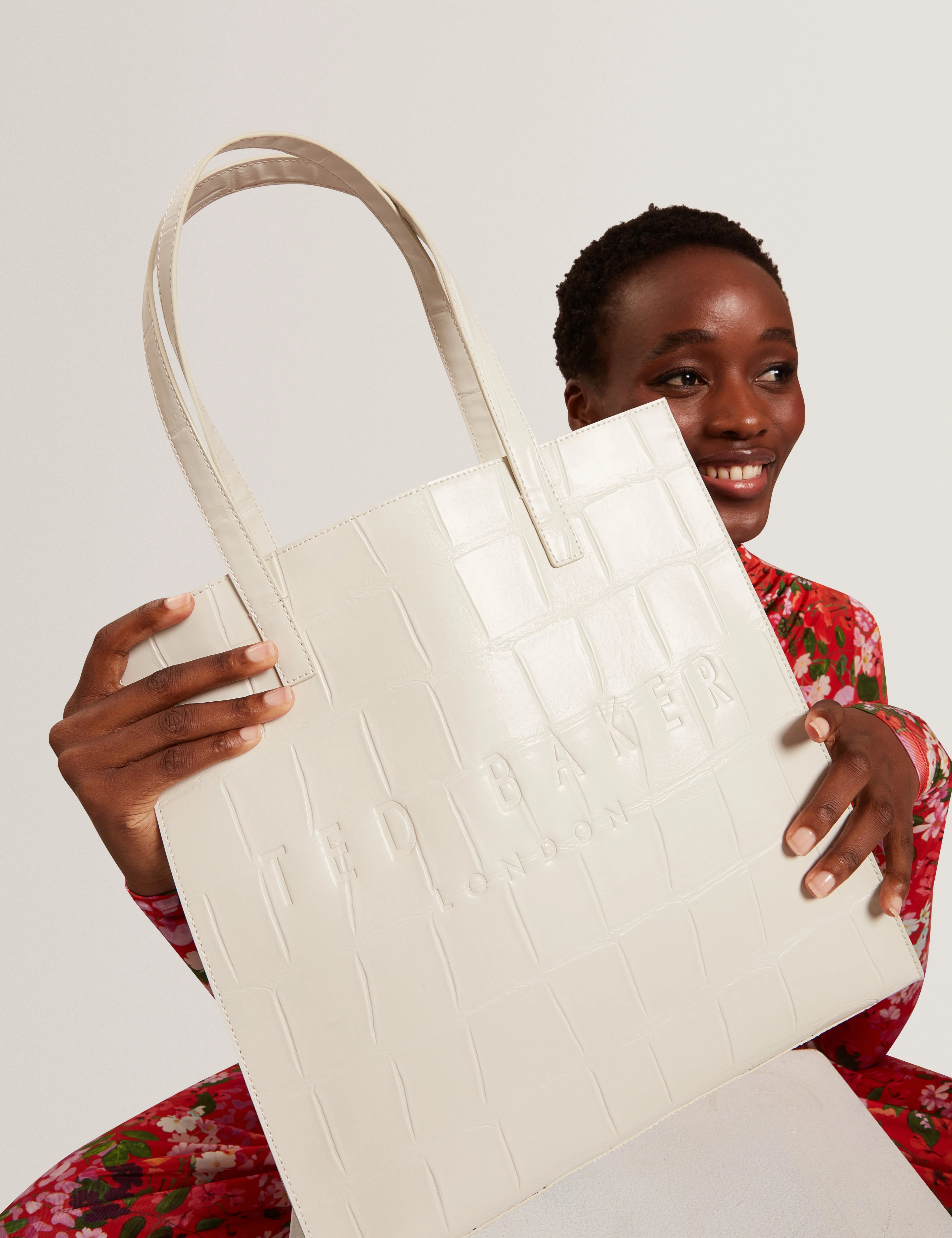 Croccon Croc Effect Large Icon Bag Ivory - Image 6