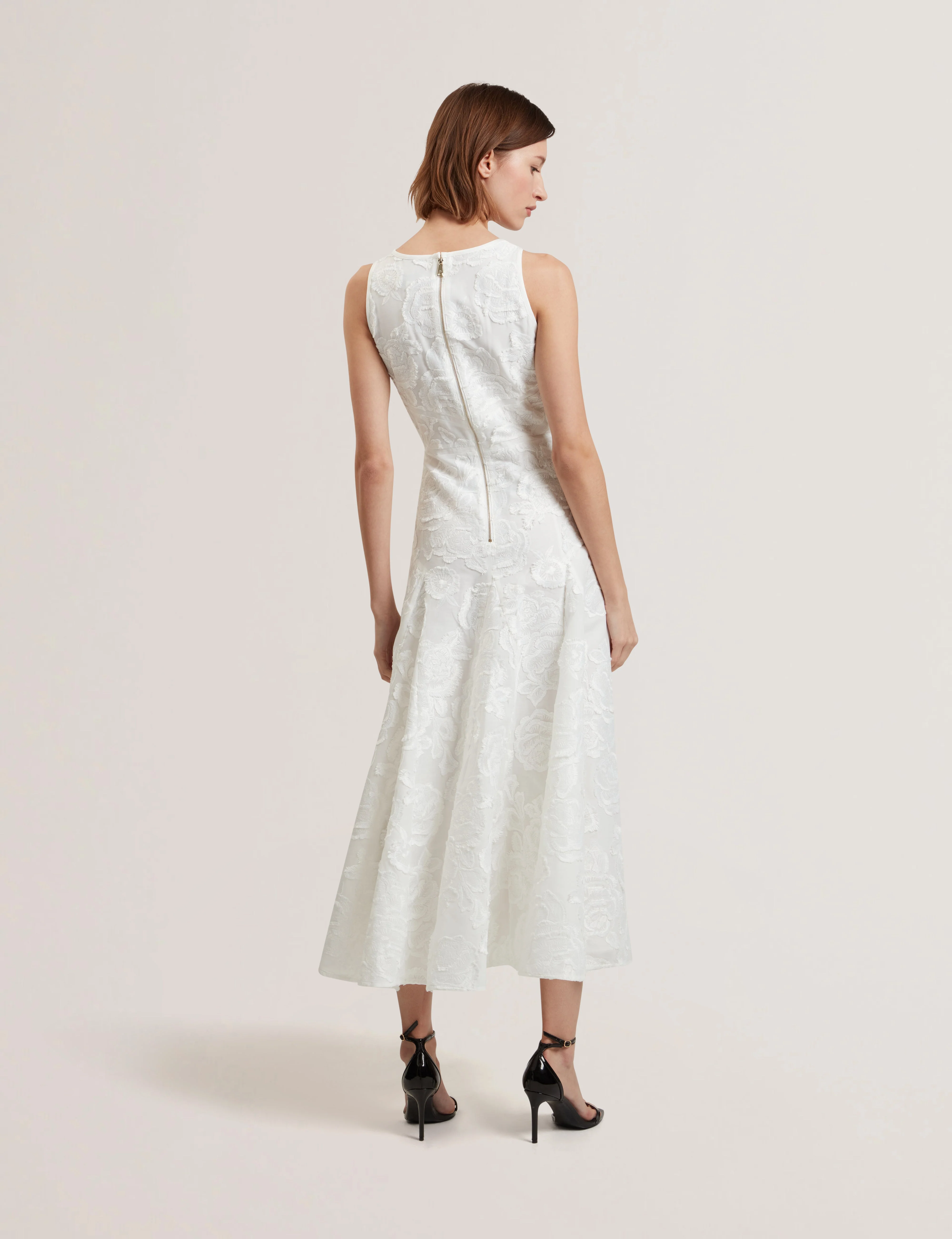 Enkoaa Binding Detail Textured Midi Dress White - Image 4