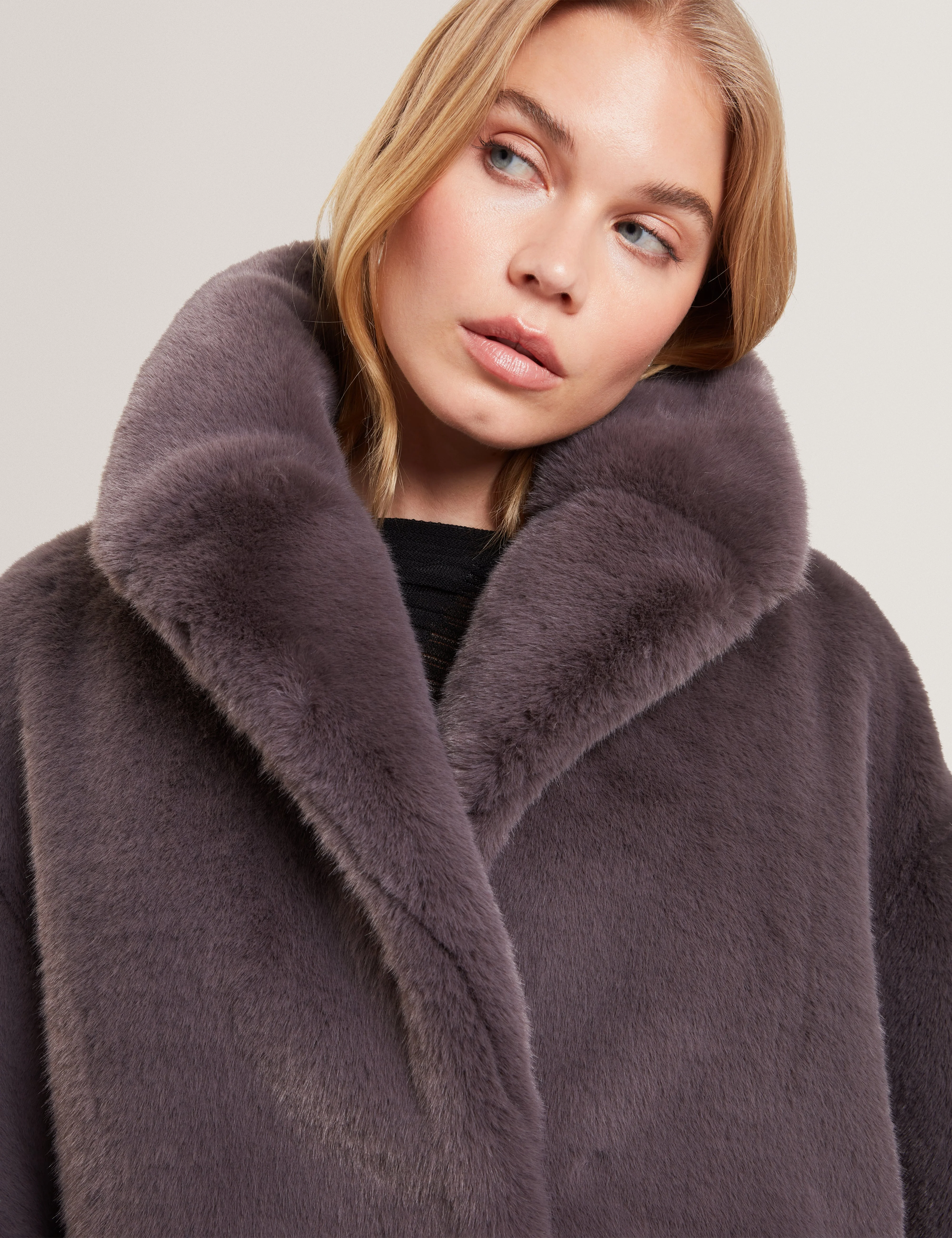 Fiela Short Faux Fur Coat With Shawl Collar Grey - Image 5