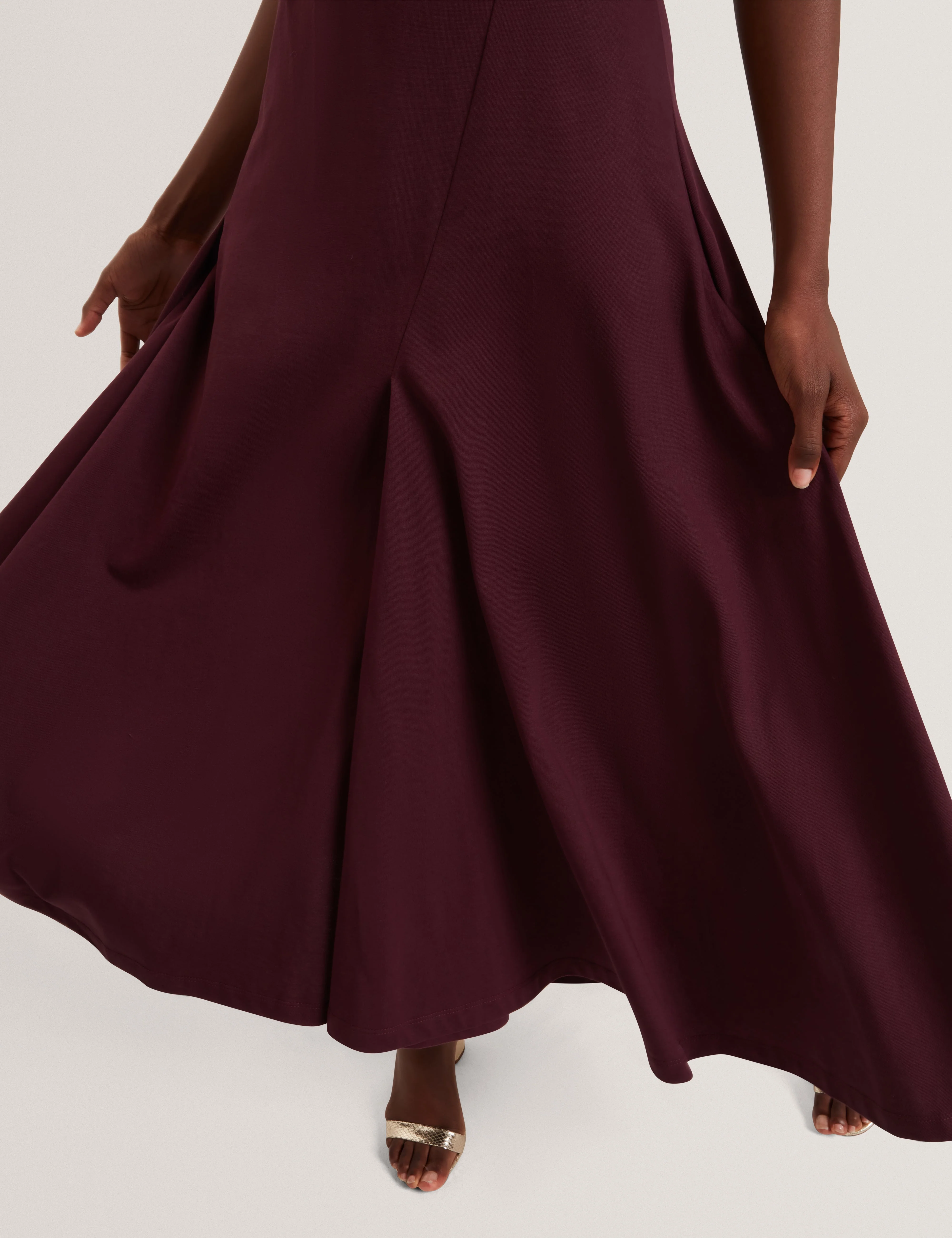 Fuusia Jersey Panelled Short Sleeve Midi Dress Oxblood - Image 4
