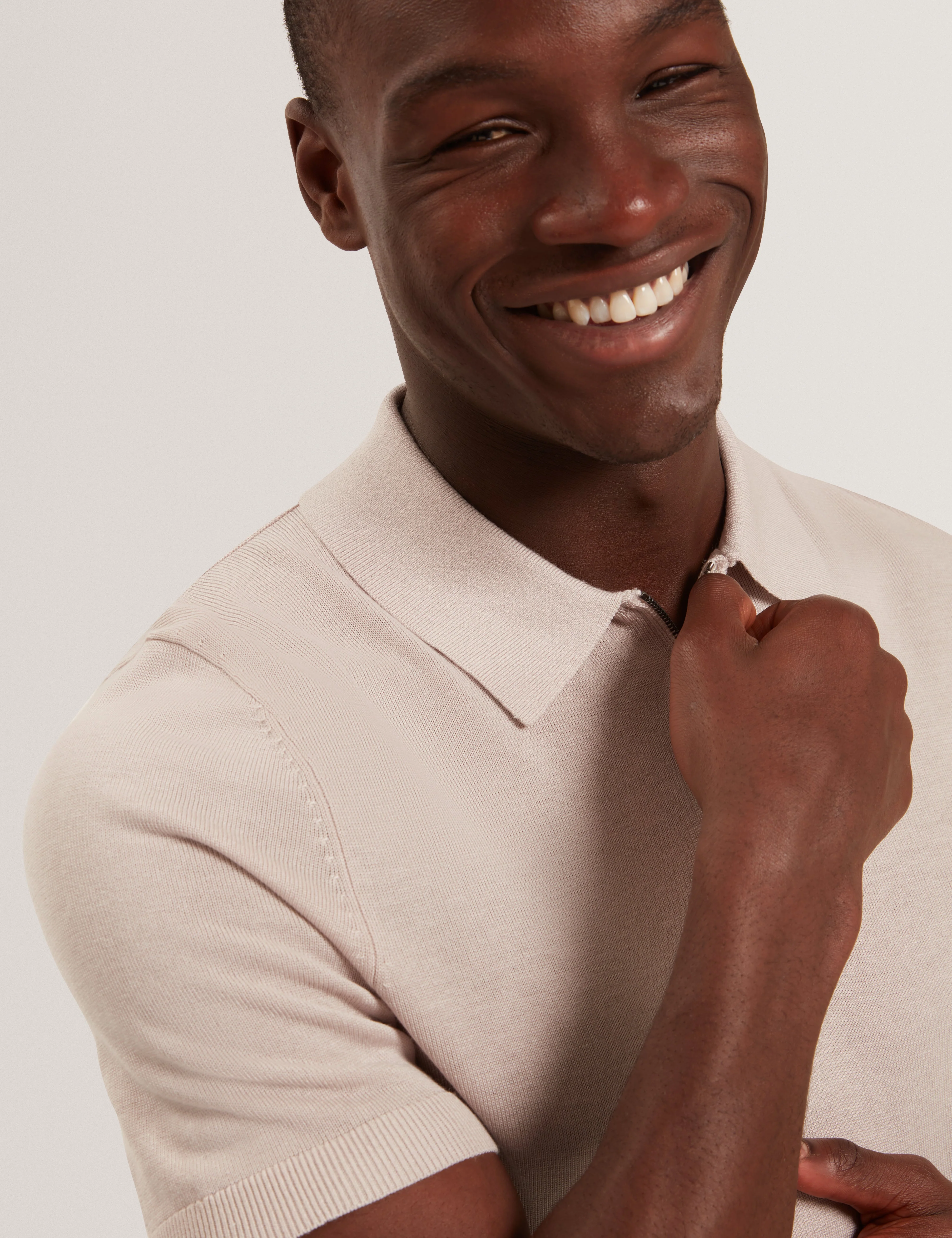 Givrans Short Sleeve Silk Blend Zip Polo Ecru - Image 4