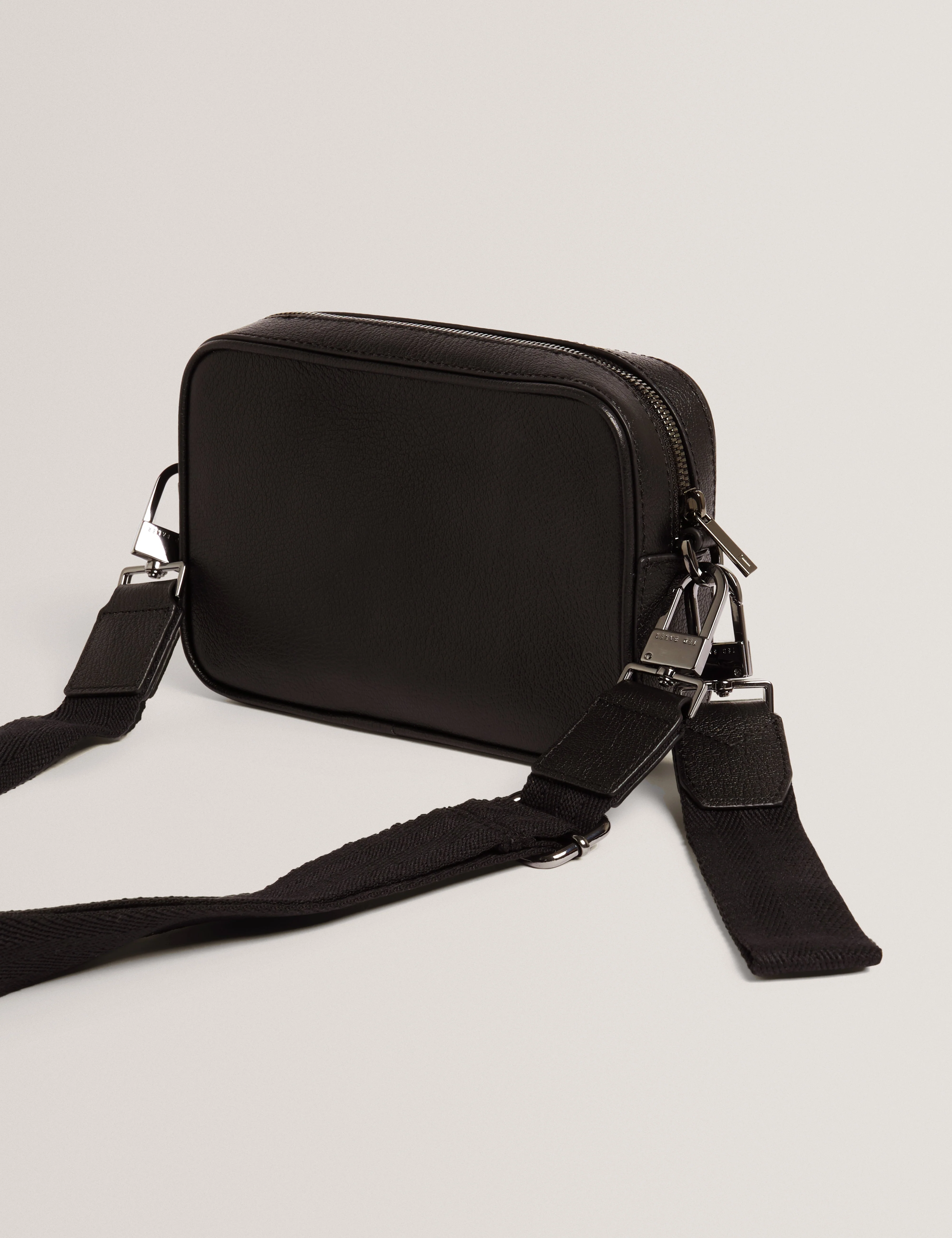 Grifin Leather Crossbody Bag Black - Image 4