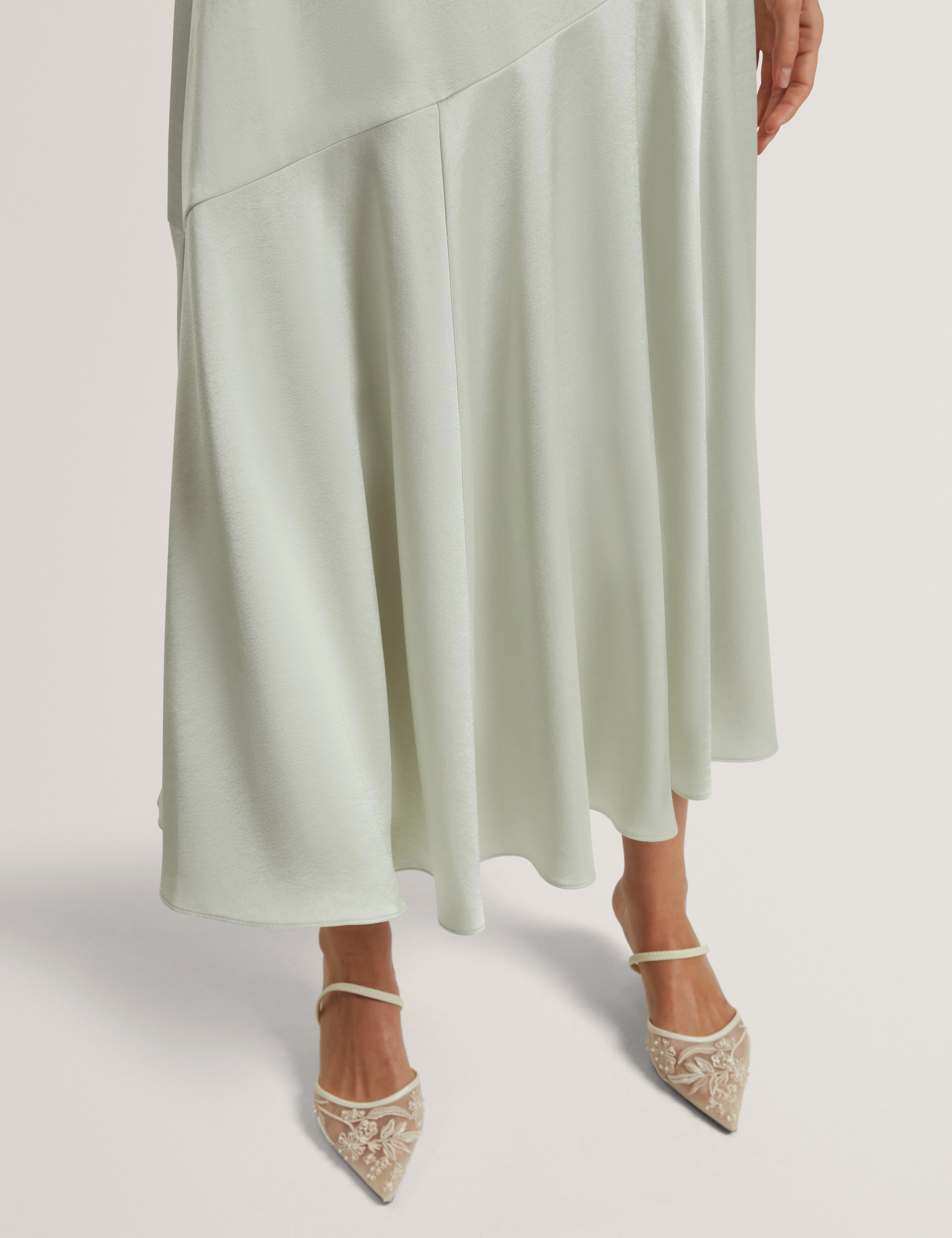 Harlah Midi Skirt With Diagonal Seam Detail Mid-Green - Image 4