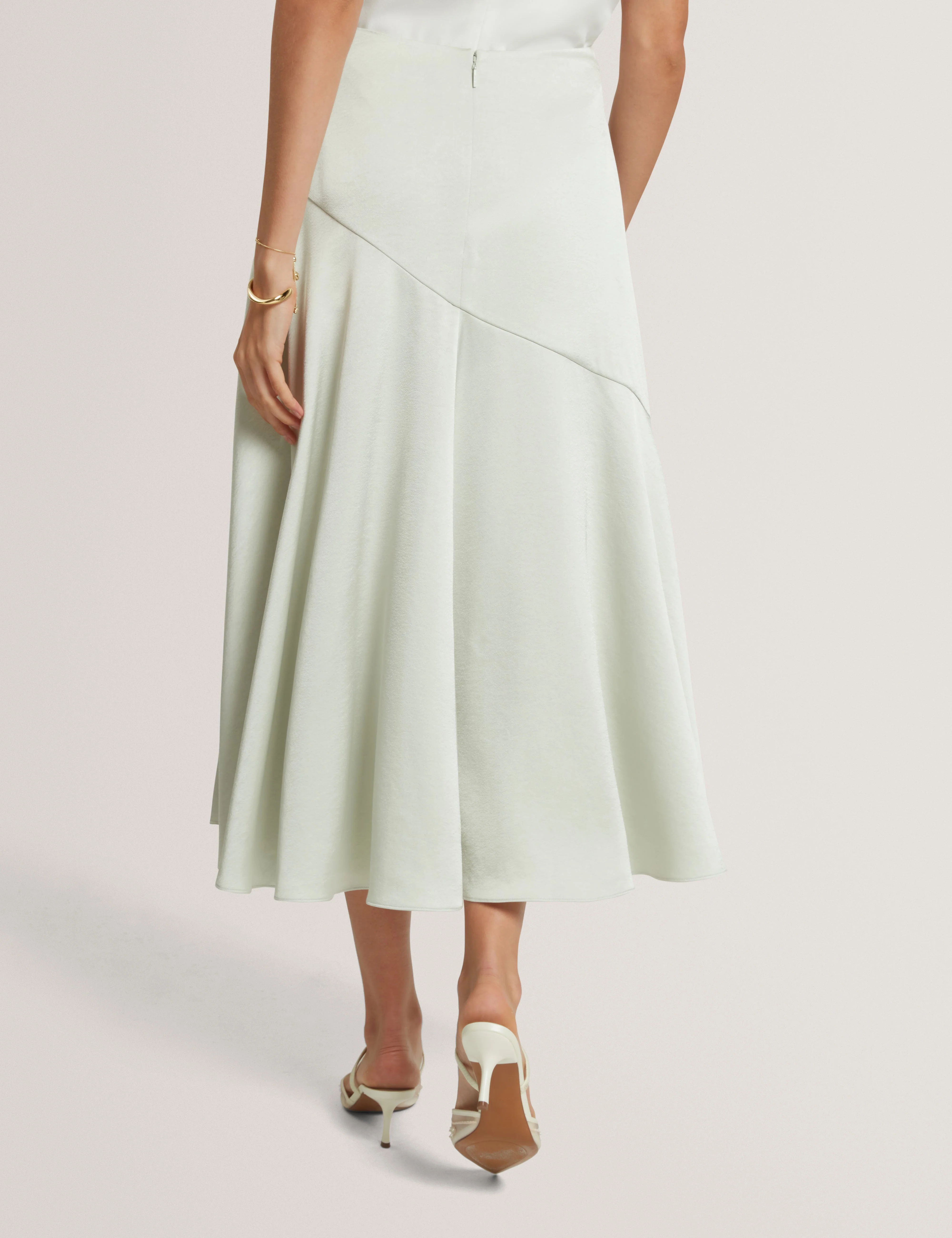 Harlah Midi Skirt With Diagonal Seam Detail Mid-Green - Image 5
