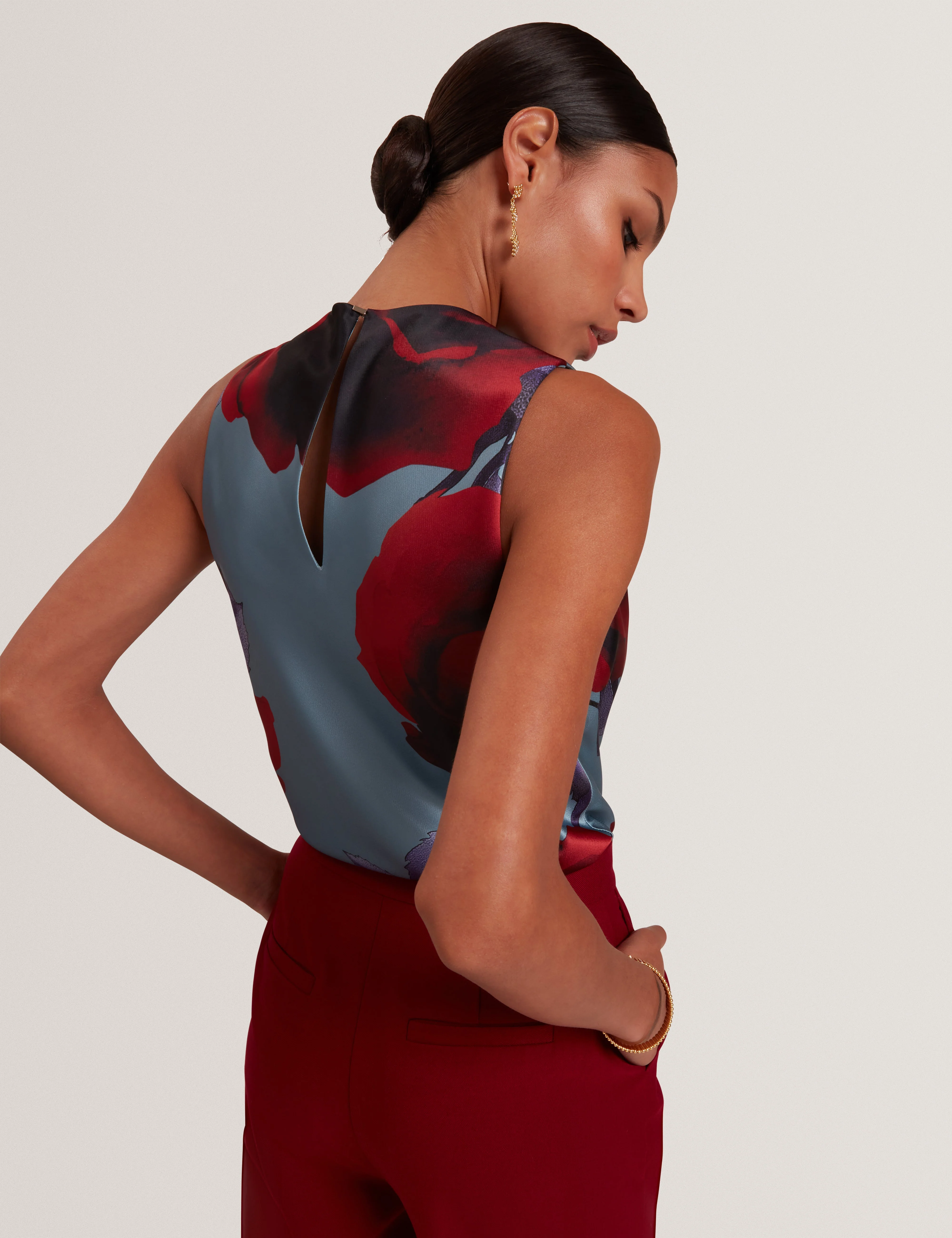 Harplyn Print Sleeveless Drape Neck Top Lt-Blue - Image 5