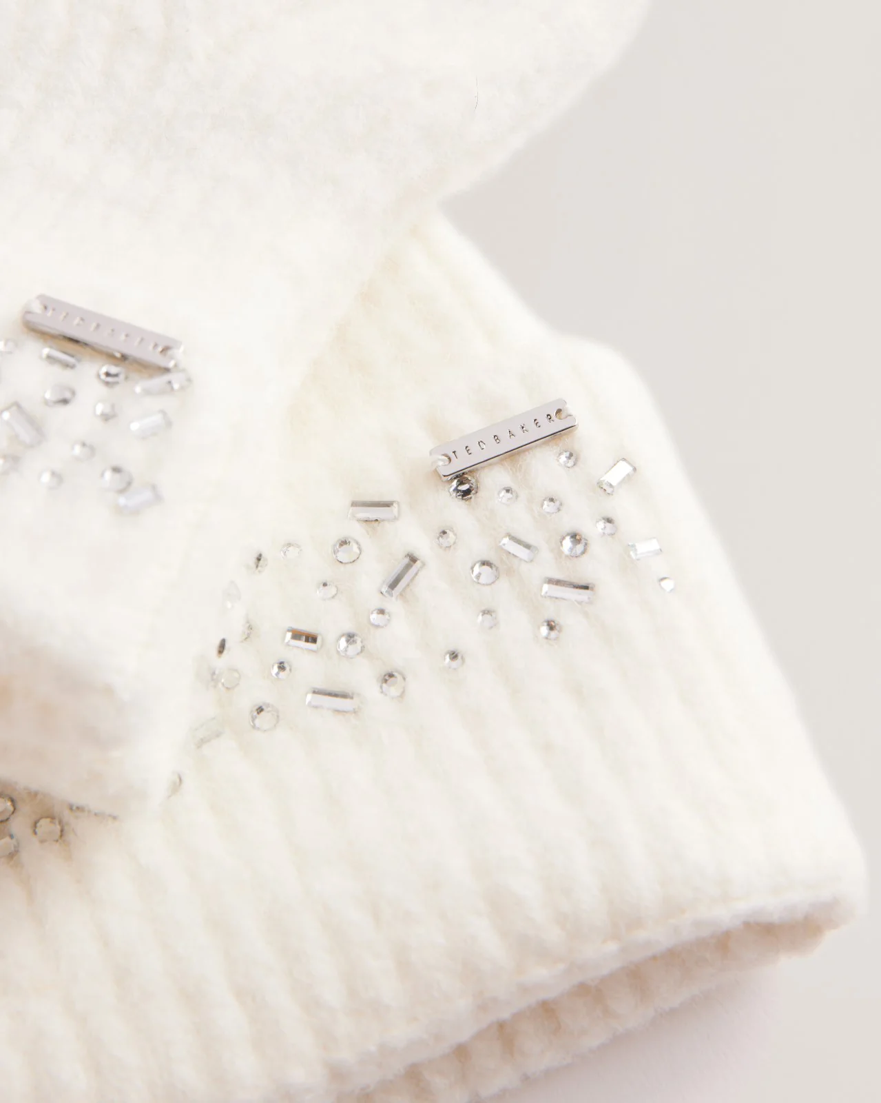 Keriis Rhinestone Knitted Hat And Glove Cream - Image 3