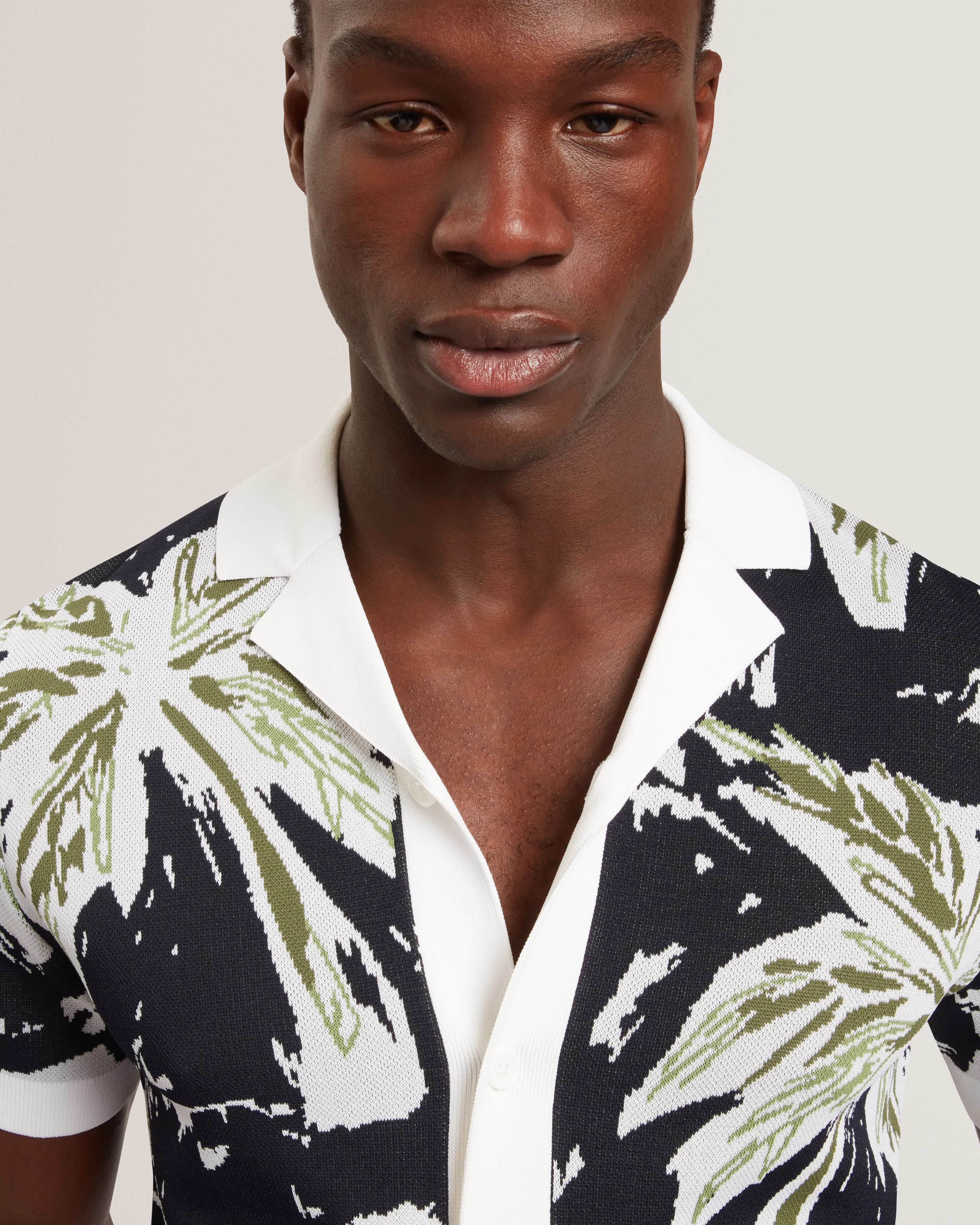 Kyes Short Sleeve Knitted Leaf Shirt Navy - Image 4