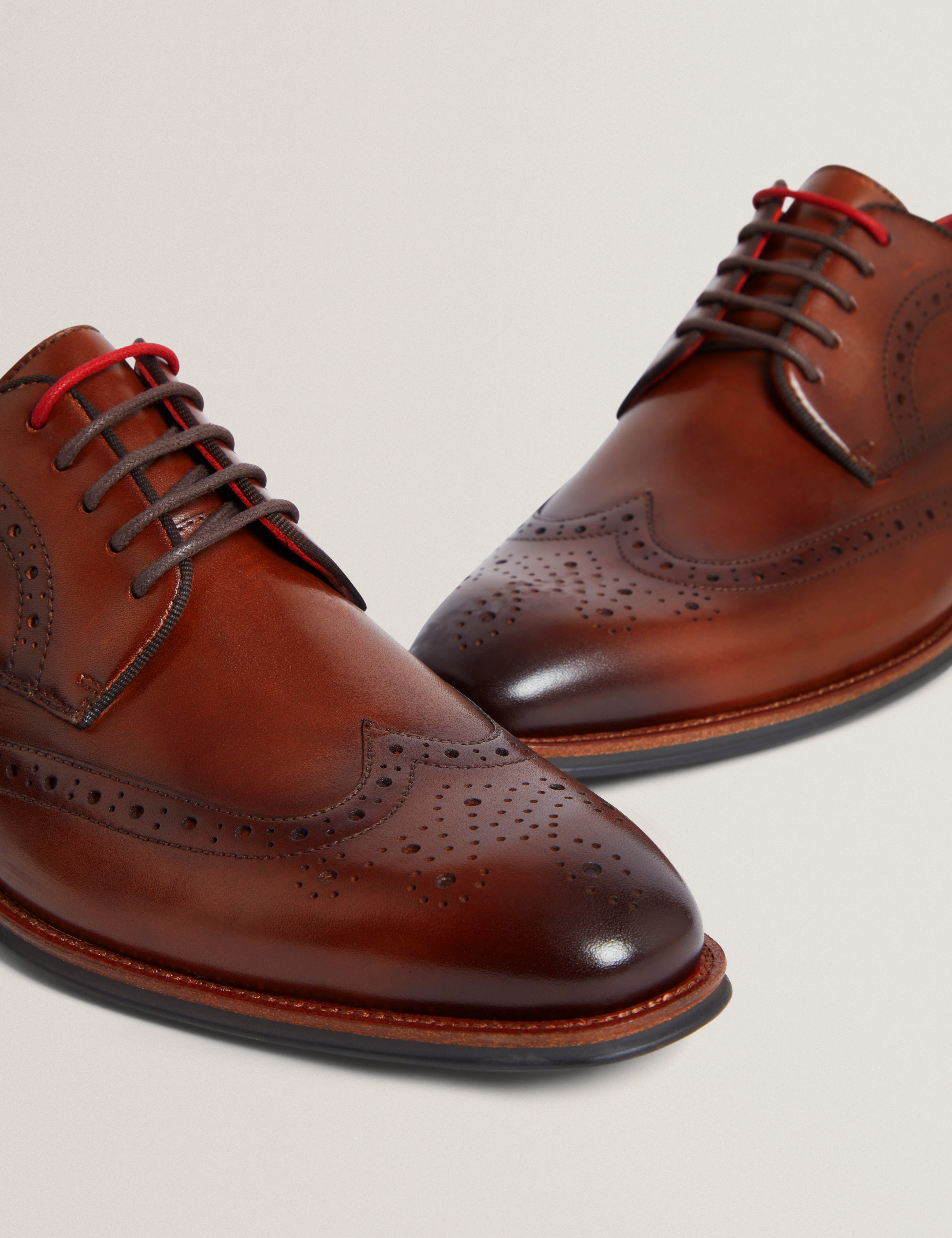 Markuse Brogue Derby Formal Shoe Tan - Image 3