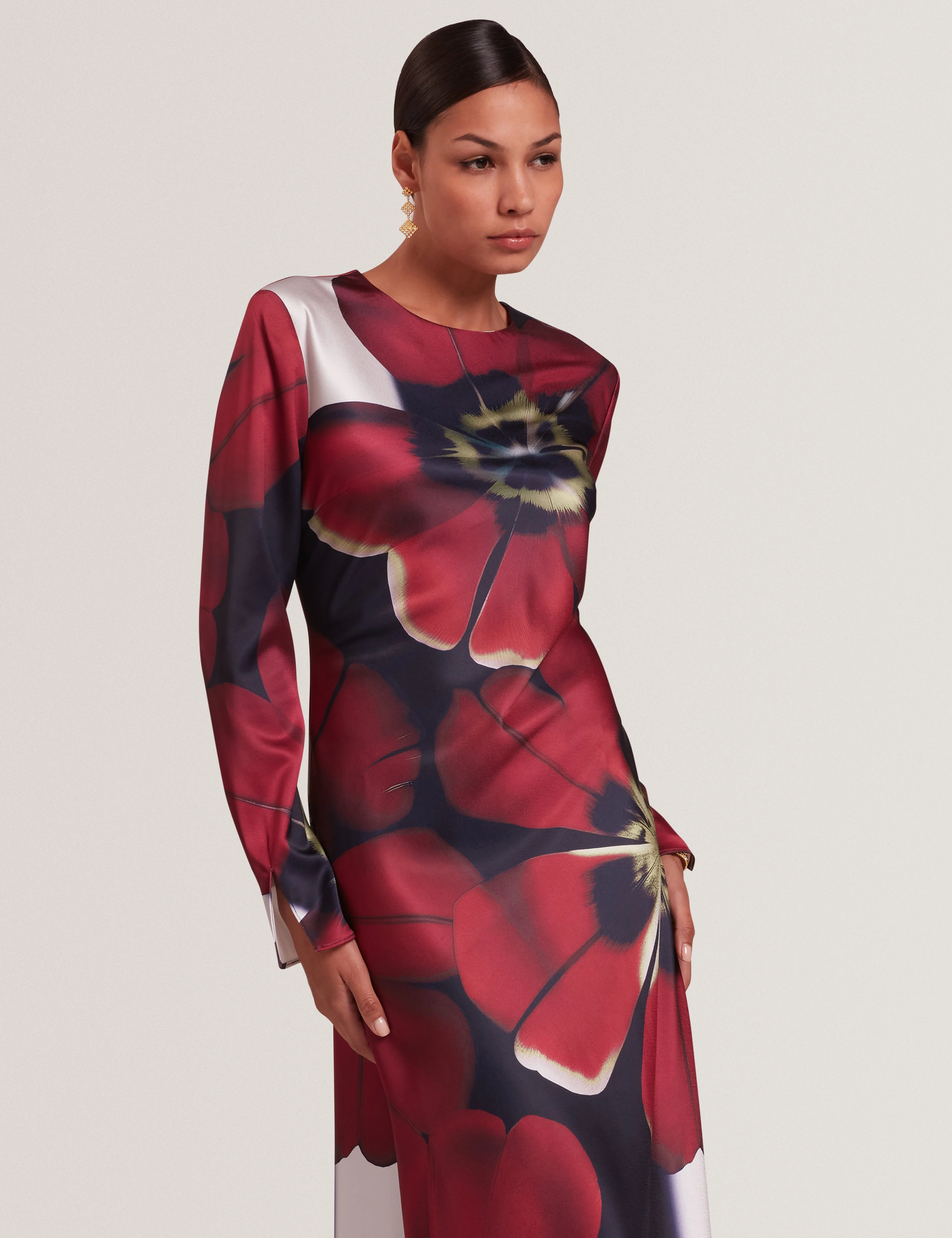 Neerah Printed Long Sleeve Midi Dress Navy - Image 5