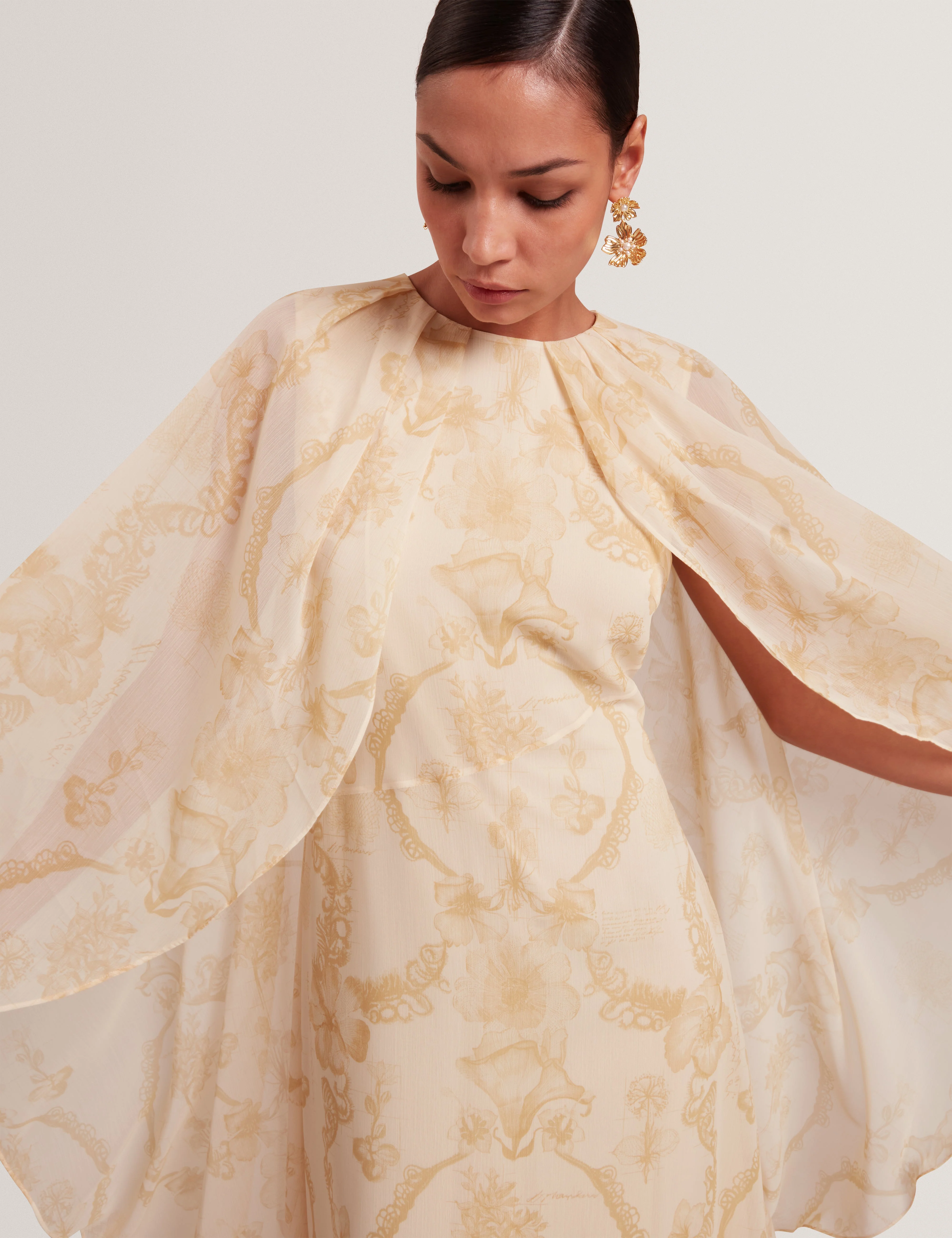 Nieva Waterfall Cape Detail Maxi Dress Lt-Yellow - Image 4