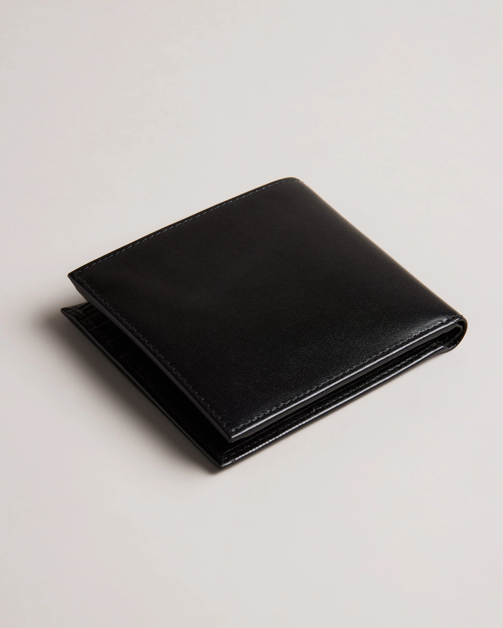Prugs Embossed Corner Leather Bifold Coin Wallet Black - Image 4