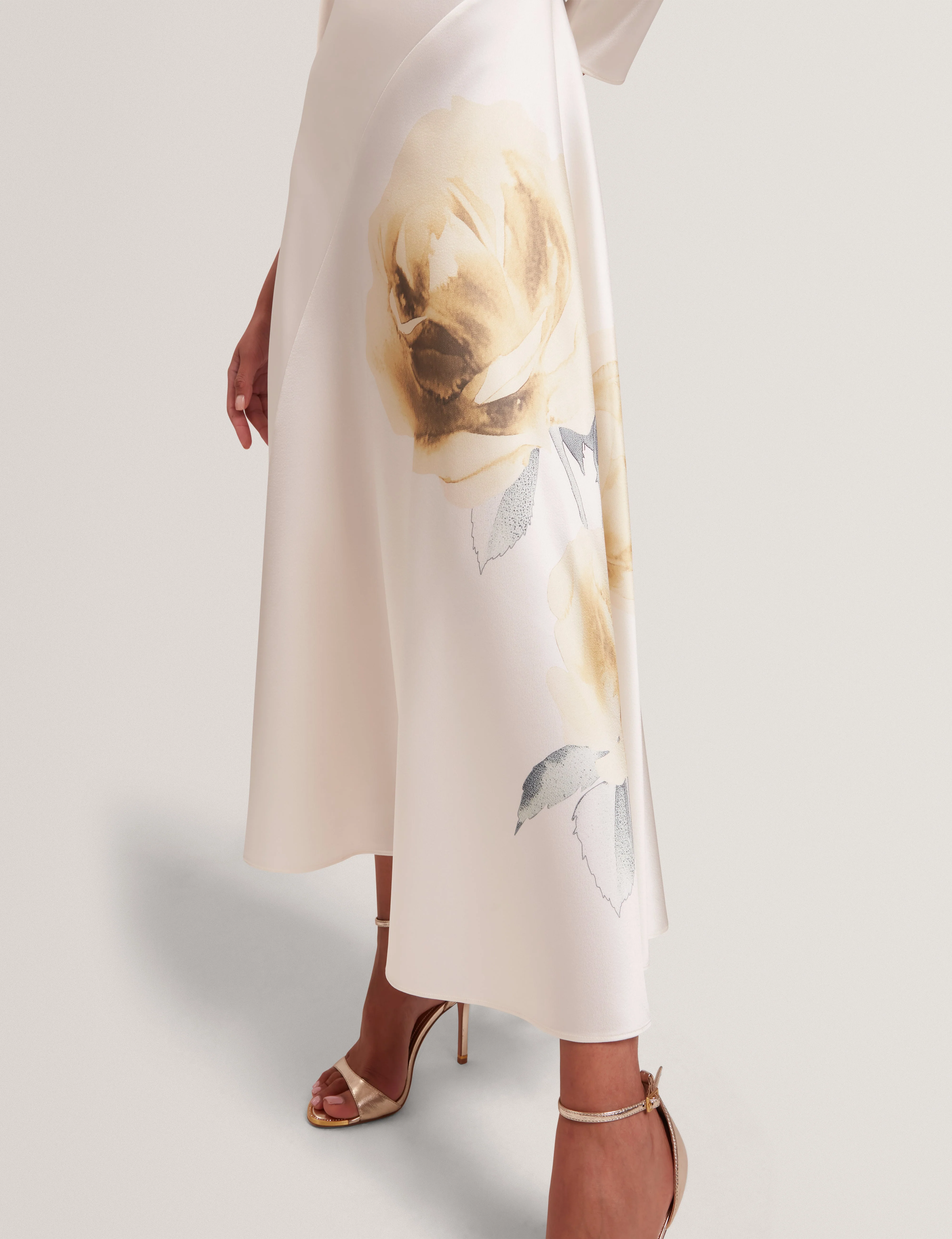 Raimi Curve Seam Detail Maxi Dress Ivory - Image 6