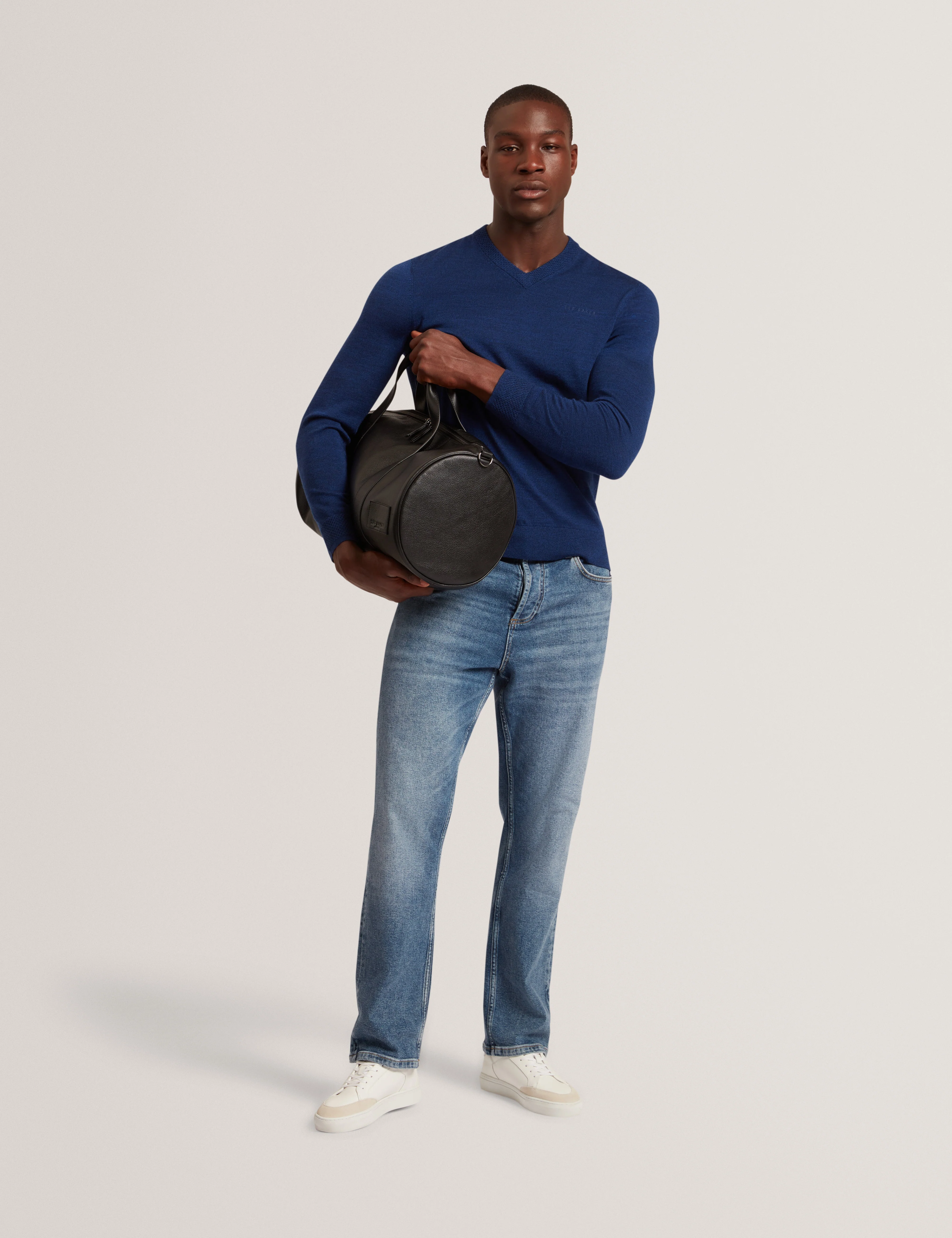 Resye Branded Merino V-Neck Jumper Navy - Image 2
