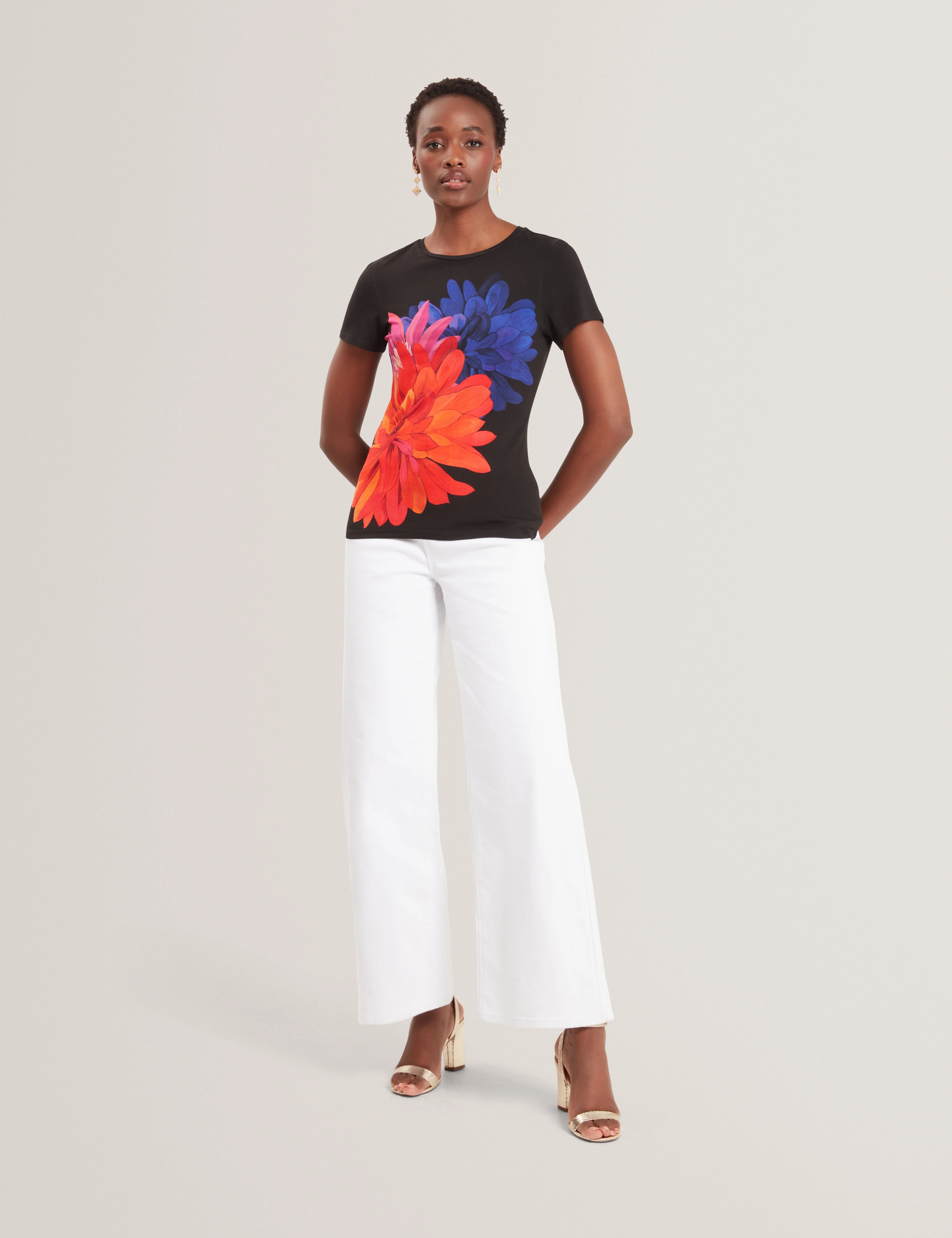Riccia Printed Fitted Tee Black - Image 4