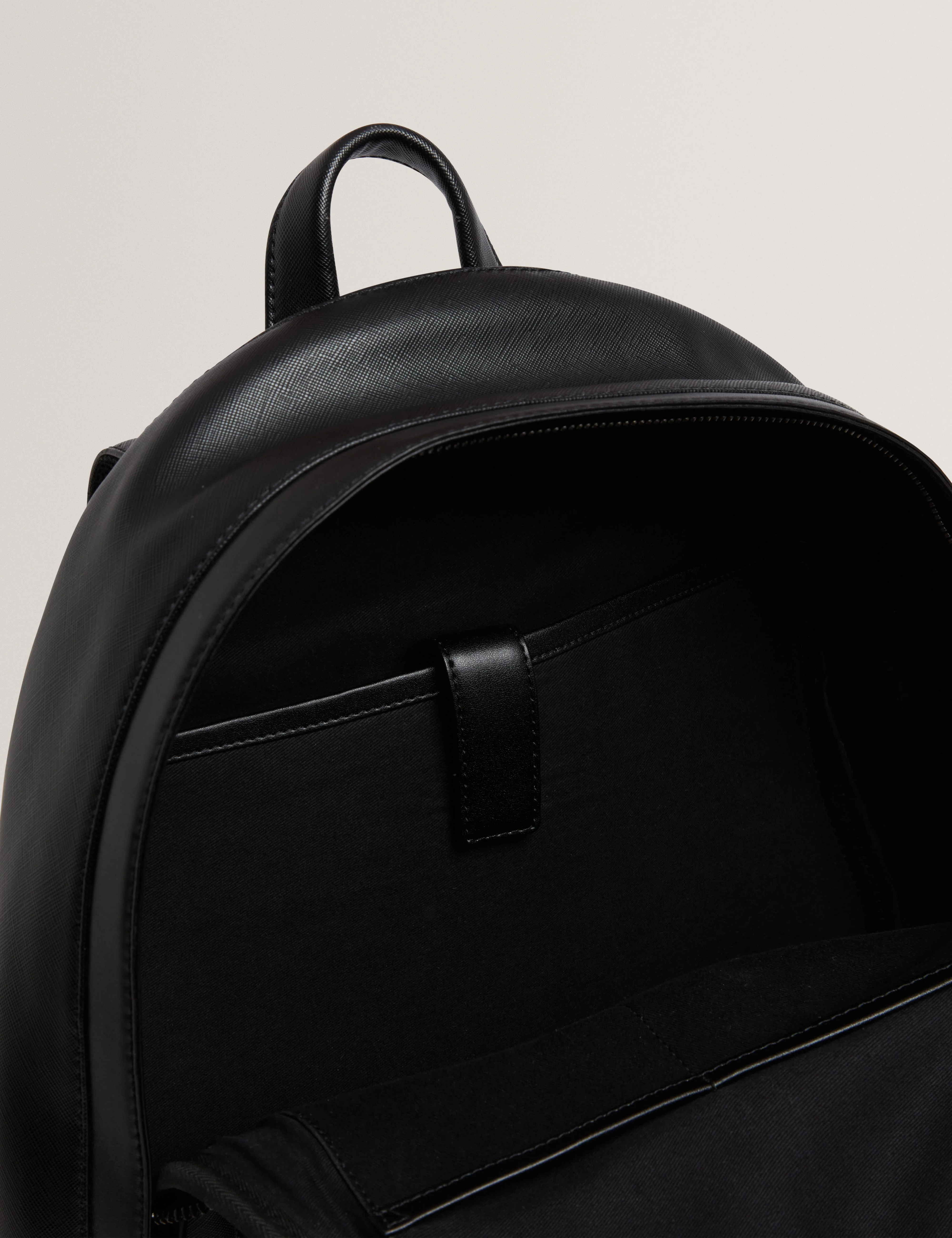 Samsons Tie Bar Detail Pu Backpack Black - Image 4