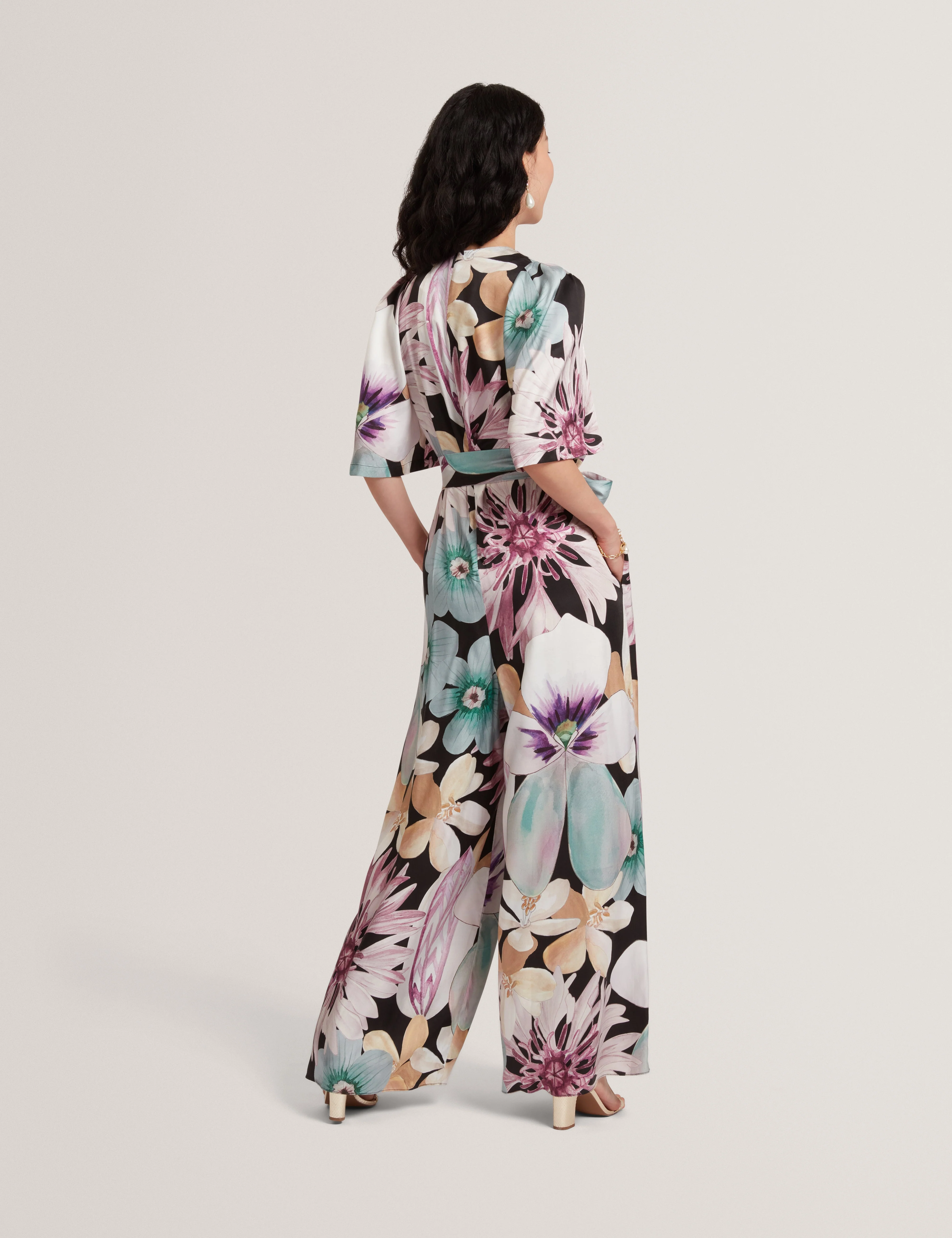 Sunshi Printed Drape Neck Detail Wide Leg Jumps Black - Image 5