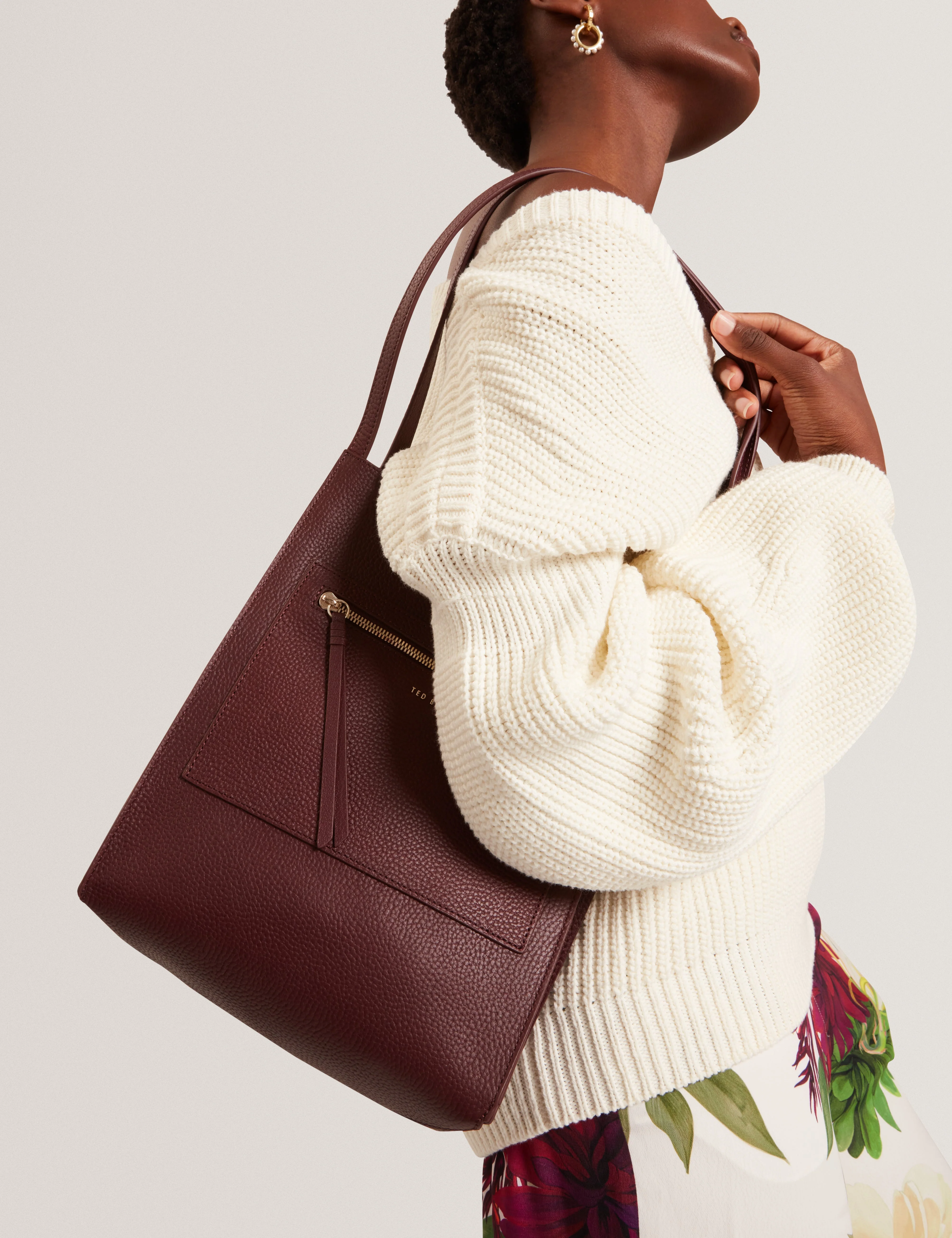 Taala Soft Slouch Small Leather Tote Bag Oxblood - Image 6
