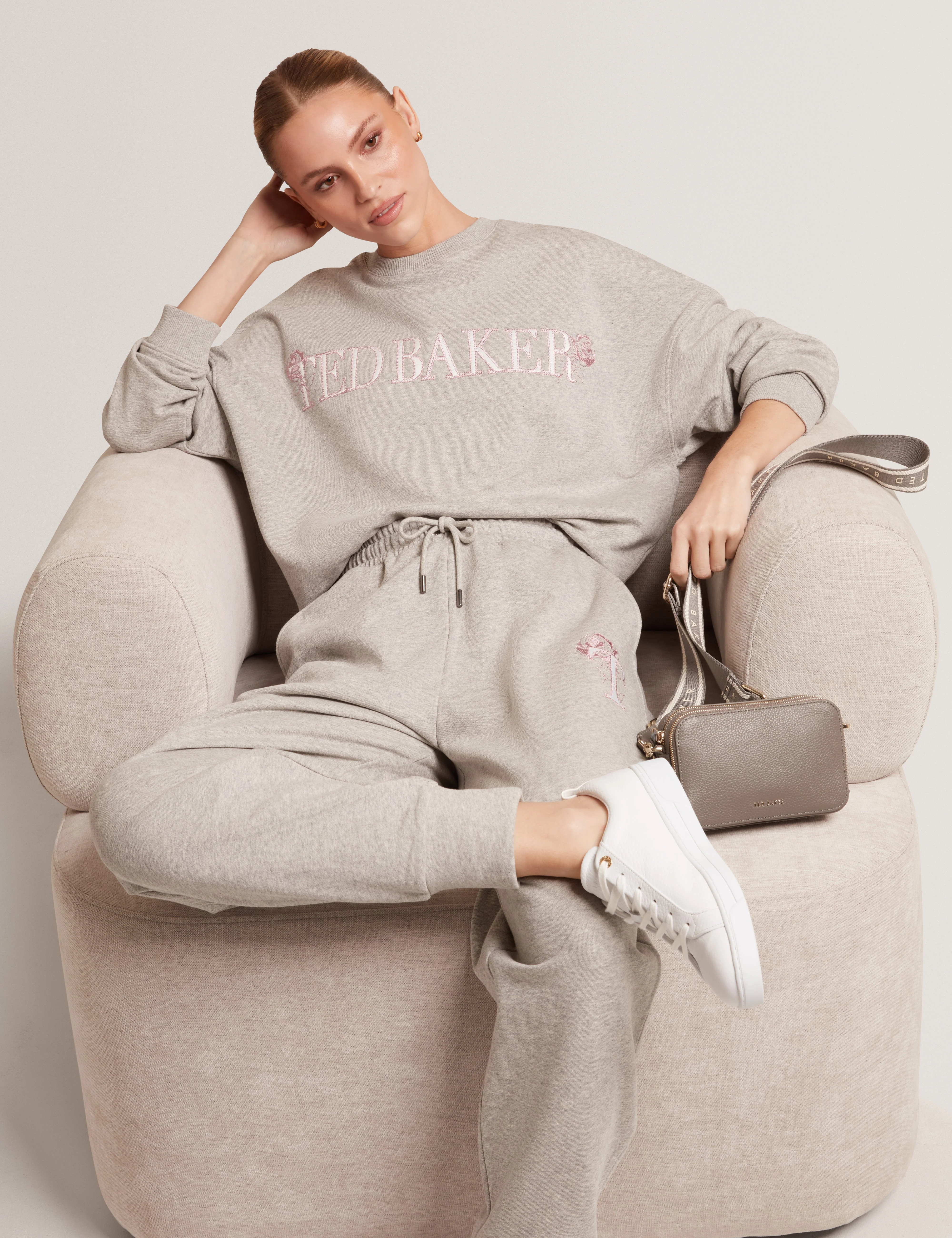 Tanlie Branded Embroidery Sweatshirt Grey - Image 6