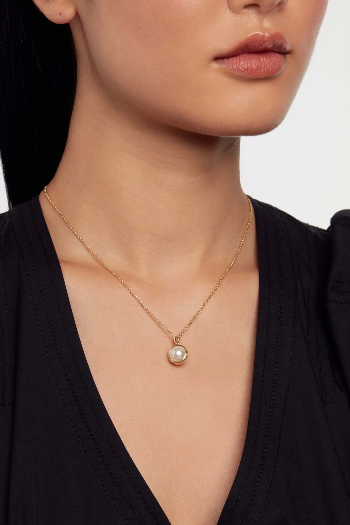 Perreti Logo Pearl Pendant Necklace Pearl - Image 3
