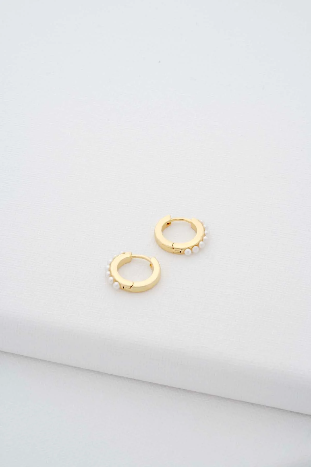 Persia Pearl Huggie Earrings Pearl - Image 3