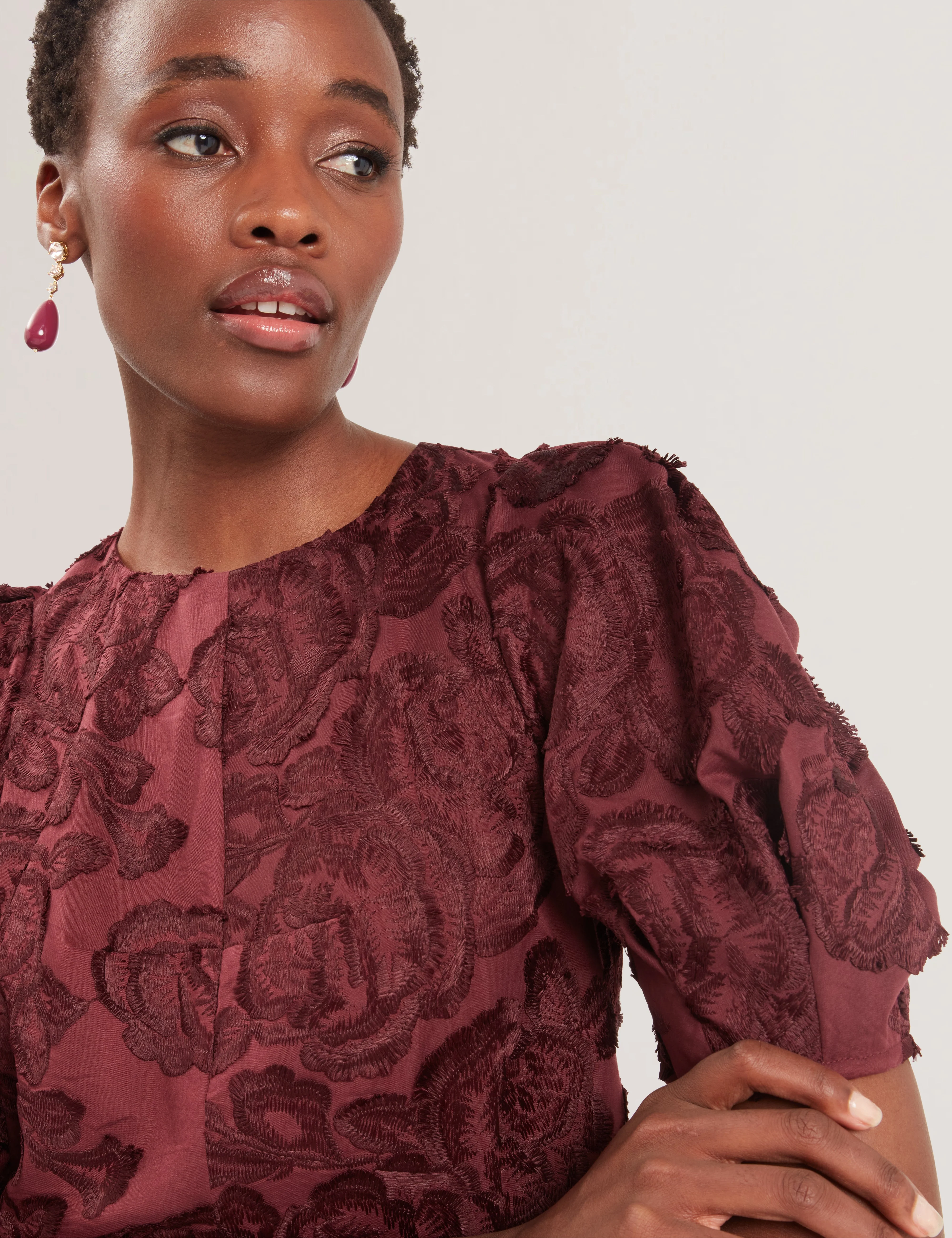 Teodori Puff Sleeve Textured Rose Top Oxblood - Image 4