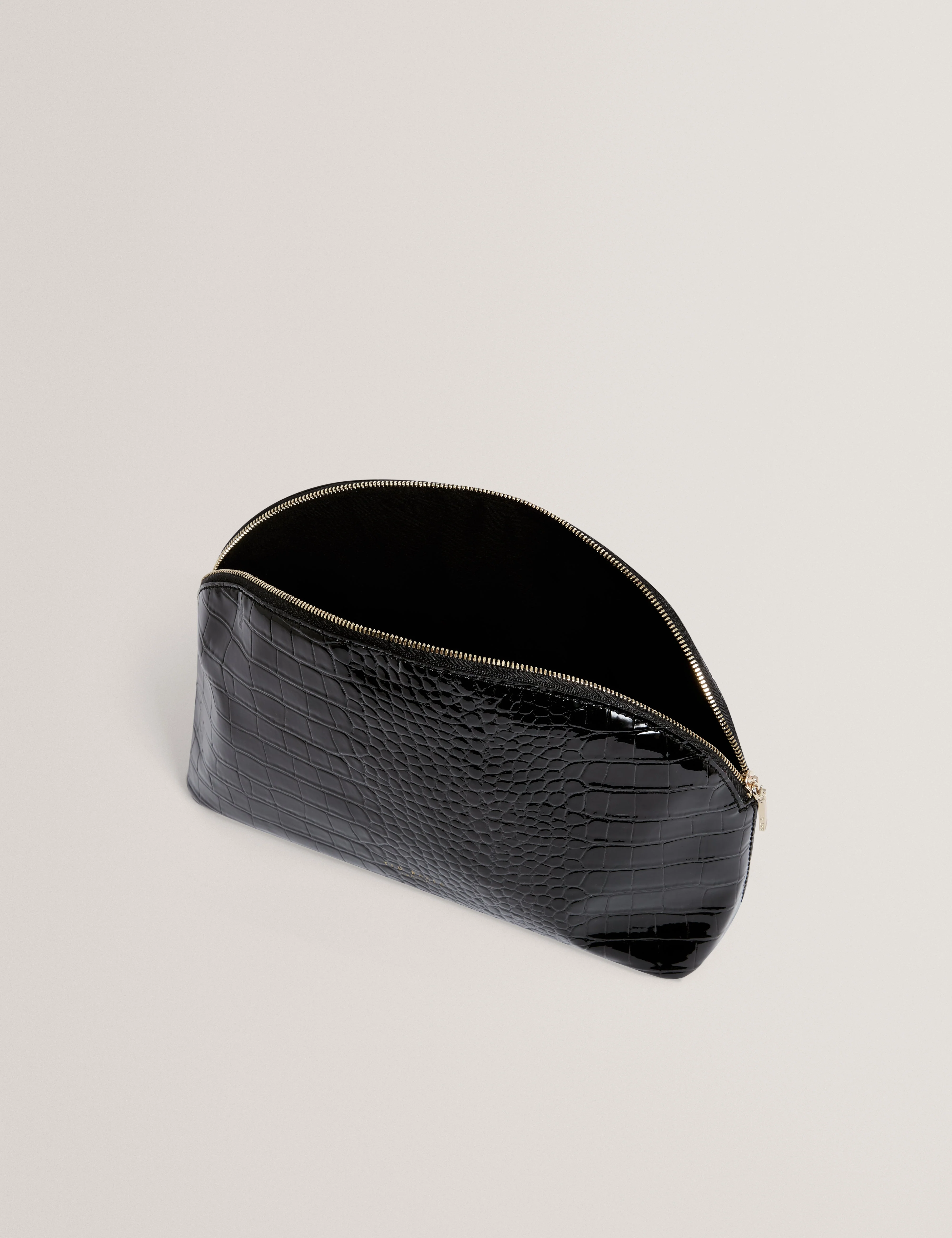 Valoris Croc Effect Large Washbag Black - Image 4